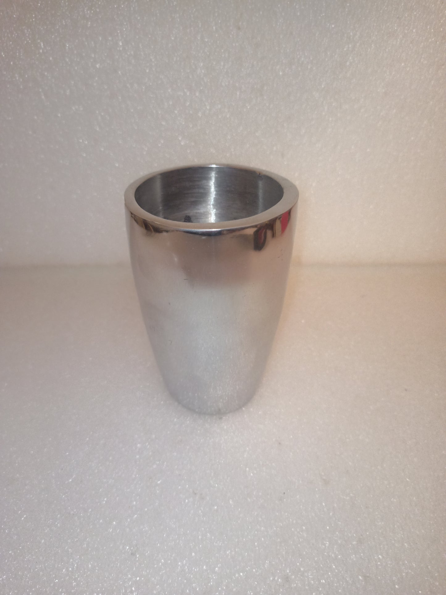Vaso In Metallo Lavorato
Altezza 11 Cm