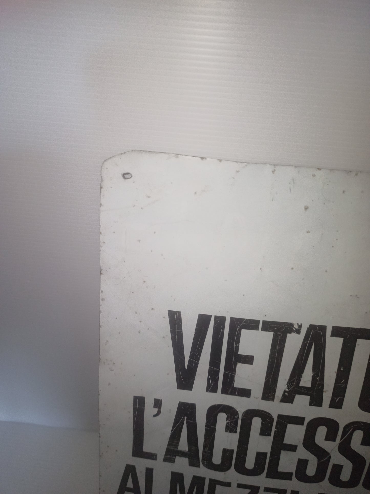 Cartello Di Divieto In Metallo Vintage
Misure 34 x 25 cm