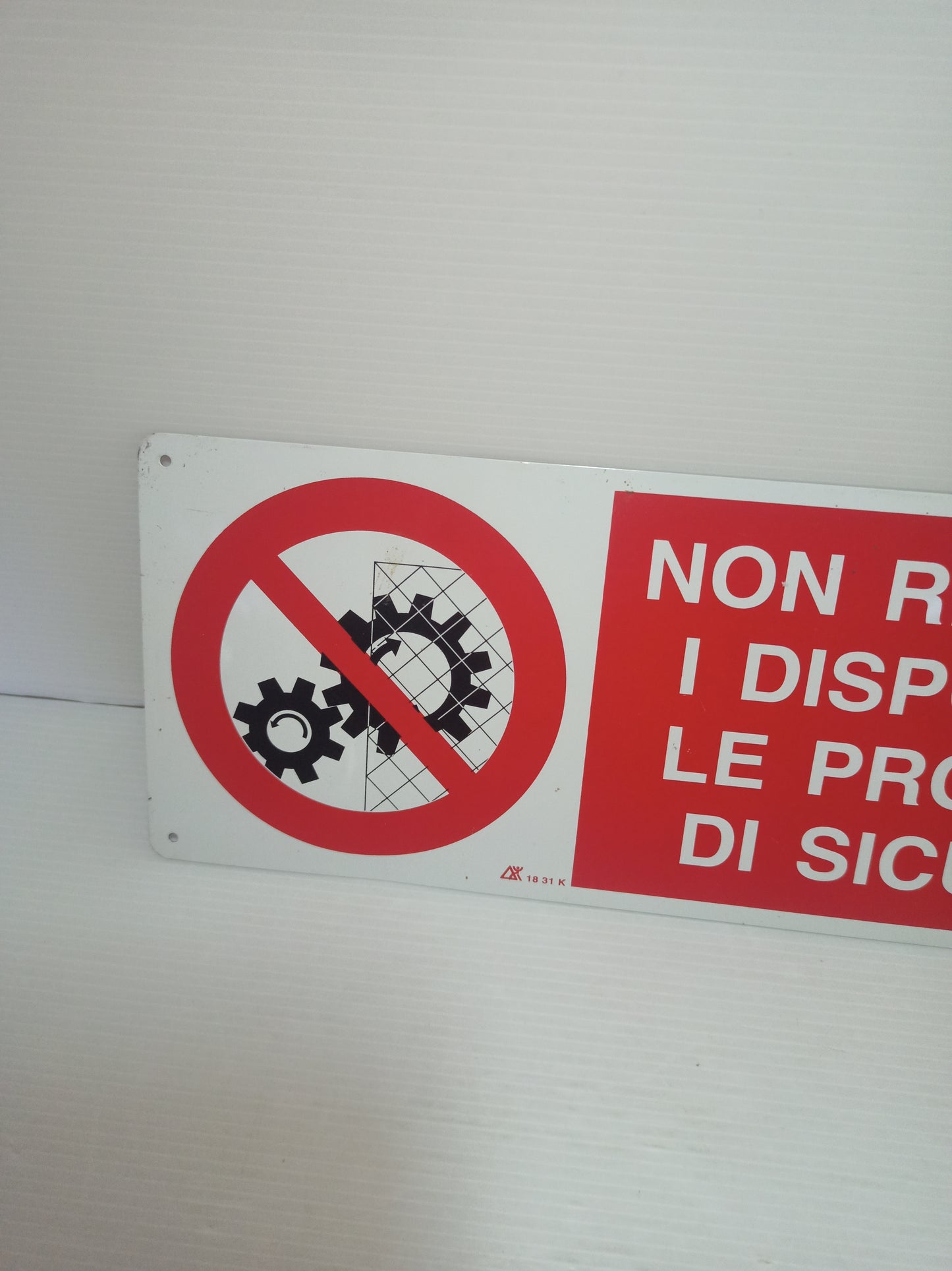 Cartello Segnaletico Sicurezza In Metallo

Misure 34,5 x 12,5 cm