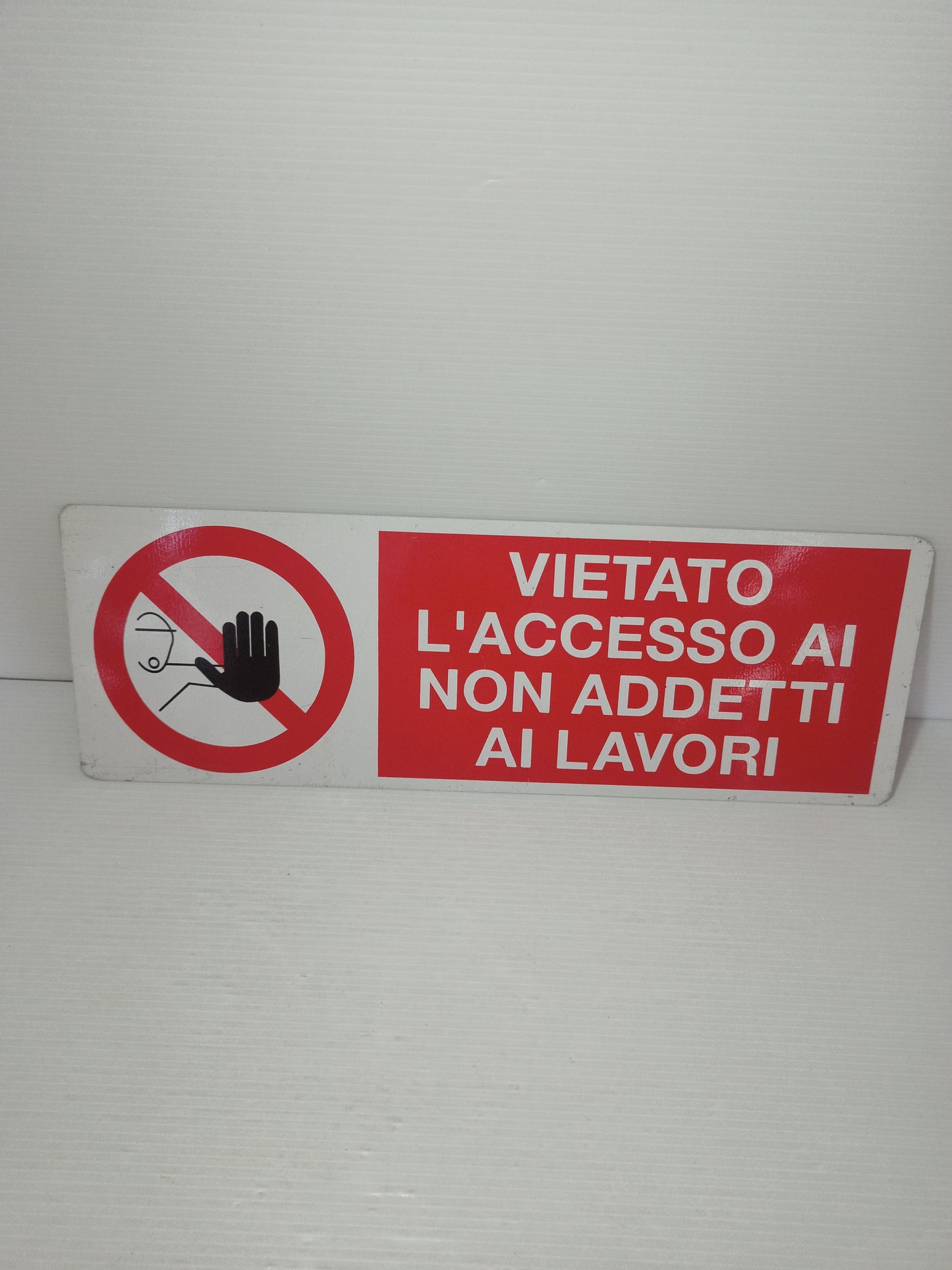 Cartello Segnaletico Sicurezza In Metallo

Misure 34,5 x 12,5 cm