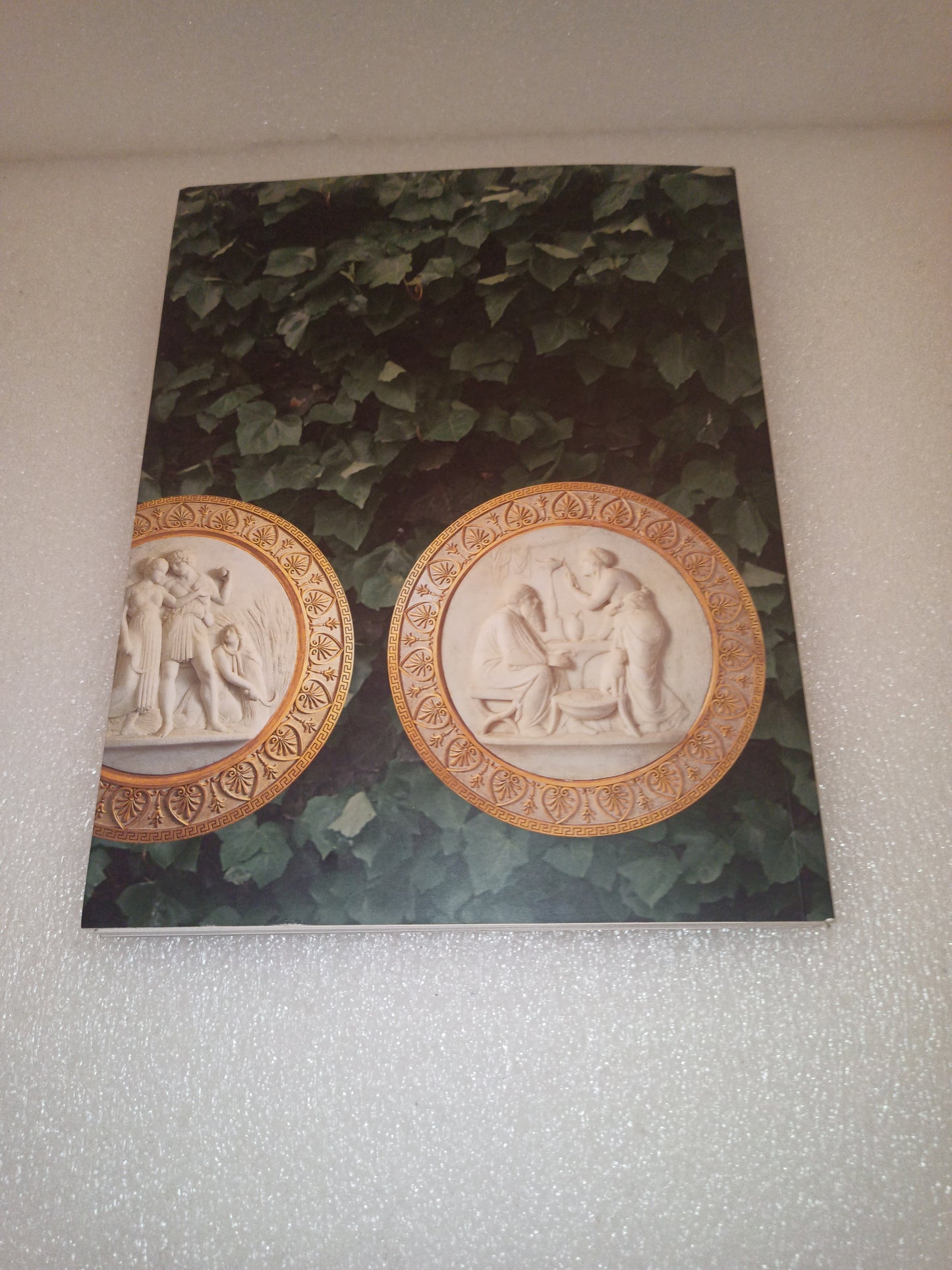 Catalogo Asta illustrato Raccolta D'Arte Di Gianni Versace da Villa Fontanelle a Moltrasio
Cernobbio Villa d'Este 28 maggio 2005