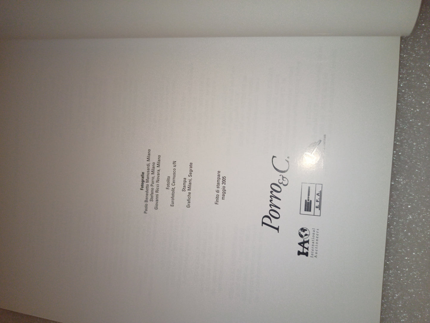 Catalogo Asta illustrato Raccolta D'Arte Di Gianni Versace da Villa Fontanelle a Moltrasio
Cernobbio Villa d'Este 28 maggio 2005