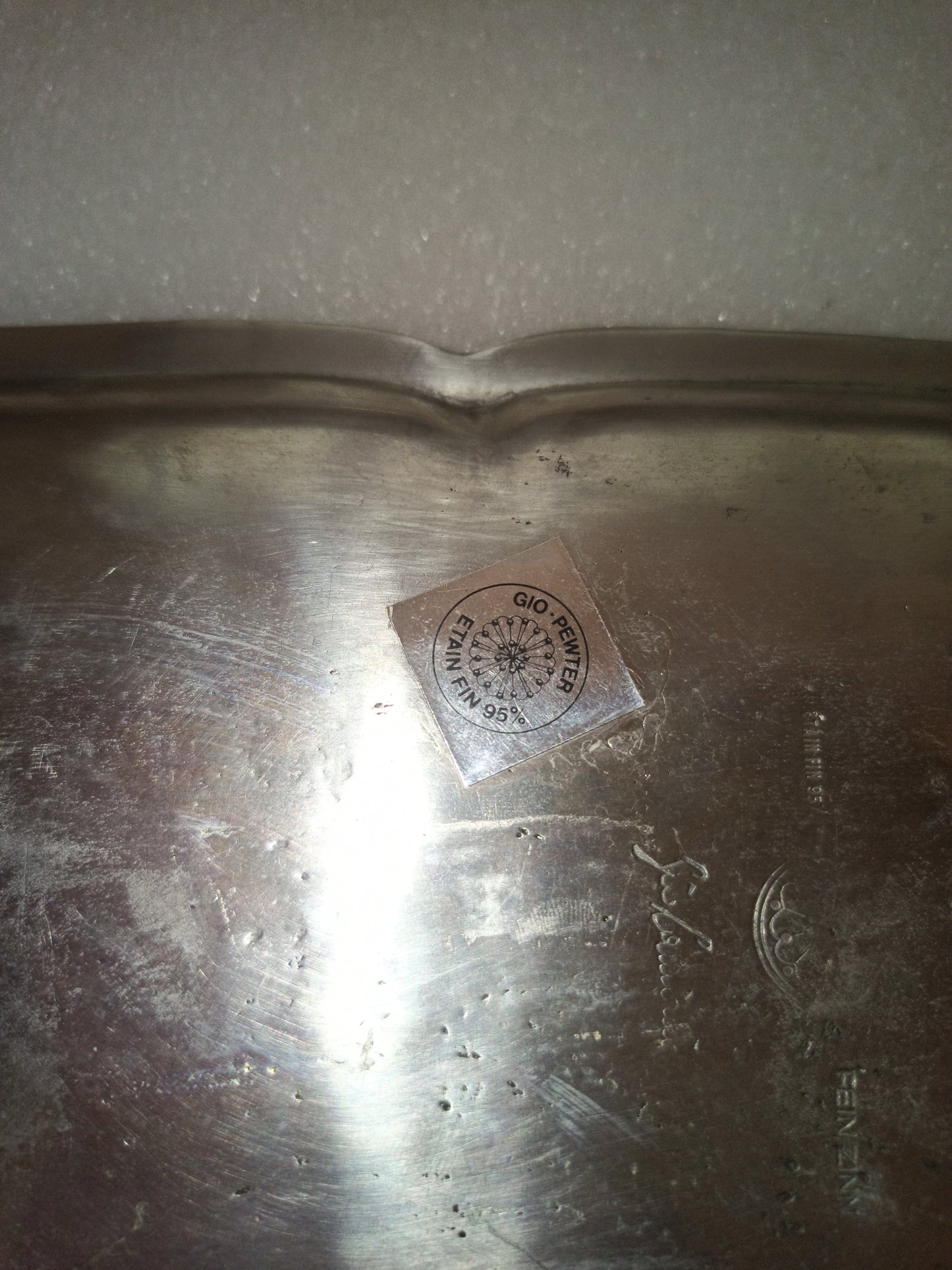 Vassoio antico in peltro del marchio Gio-Pewter.