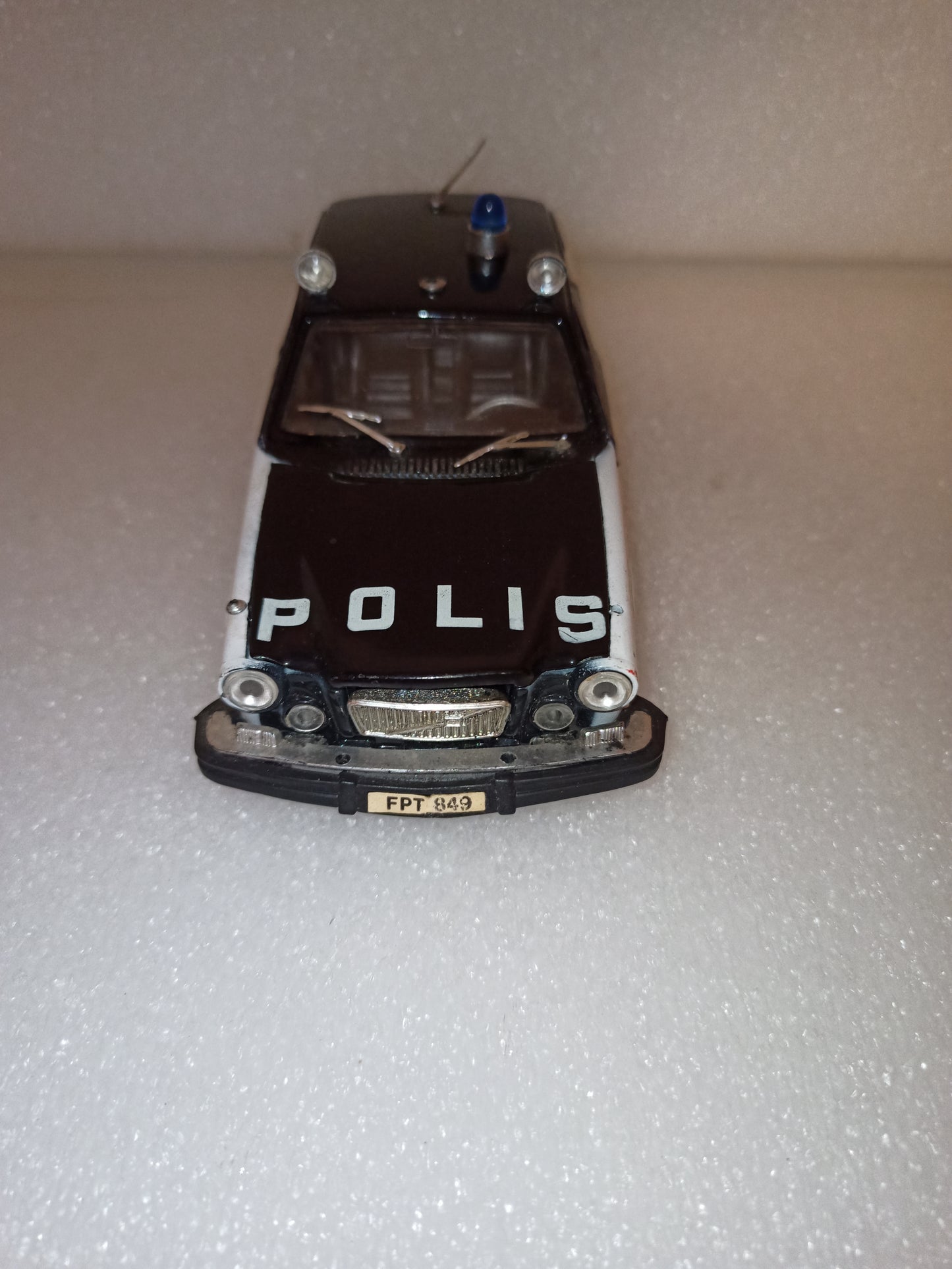 Volvo 164-E Polis
Prodotto da Polistil Cod. S 20
Made in Italy
Scala  1:25