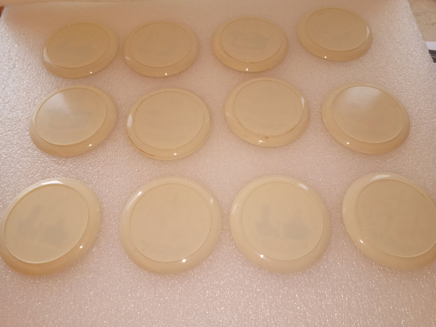 12 Sottobicchieri Città Italiane In Plastica Anni 60
Diametro cm 8,5