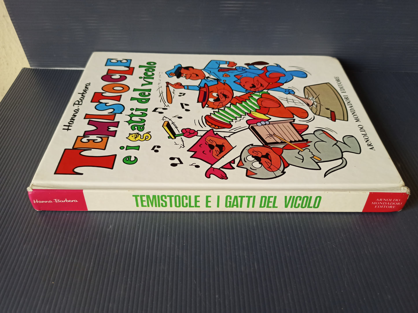 Libro Temistocle e i gatti del vicolo, Mondadori prima edizione 1972