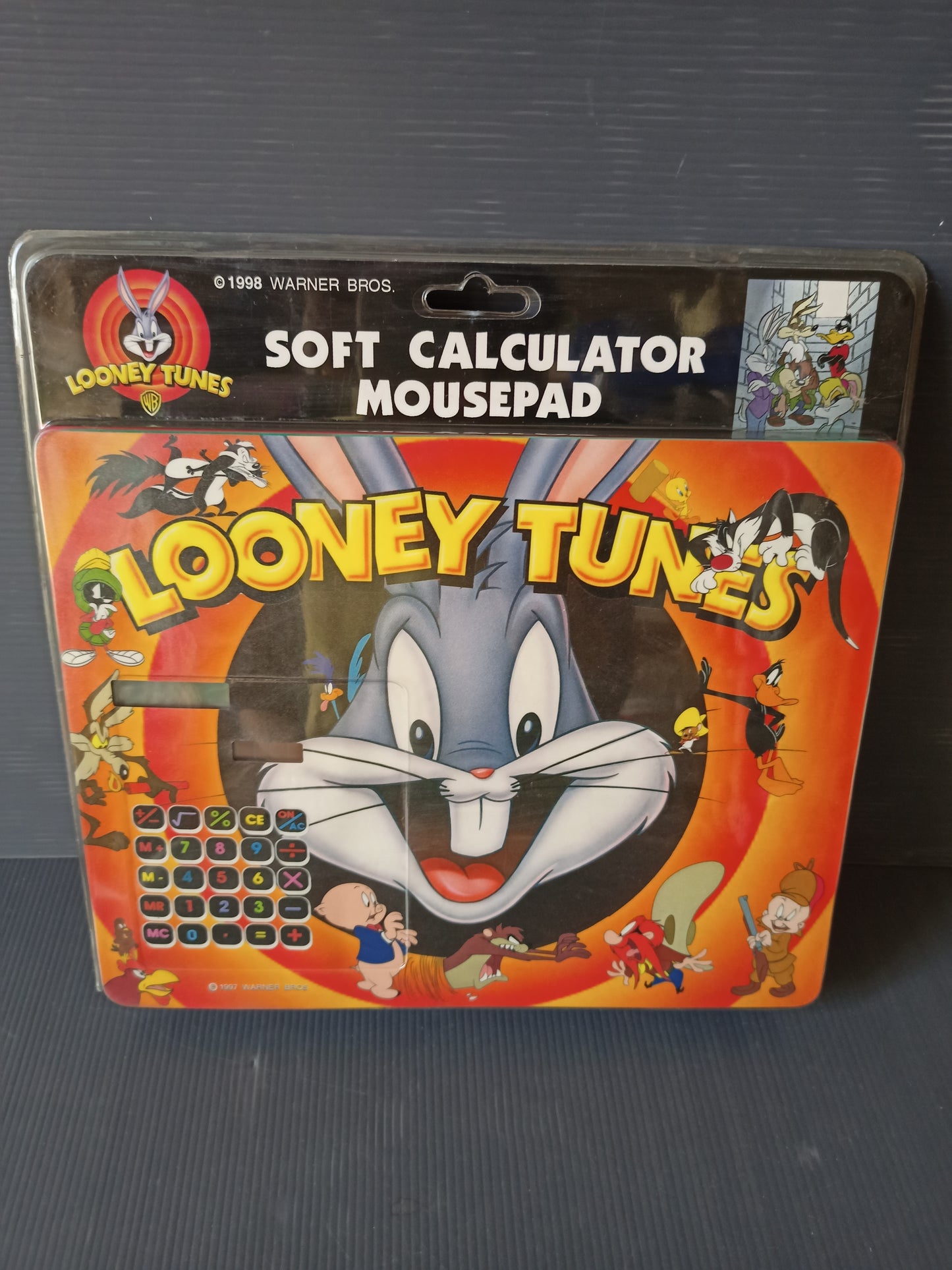 Looney Tunes mouse pad and calculator, original from the 90s