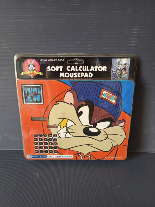 Looney Tunes mouse pad and calculator, original from the 90s