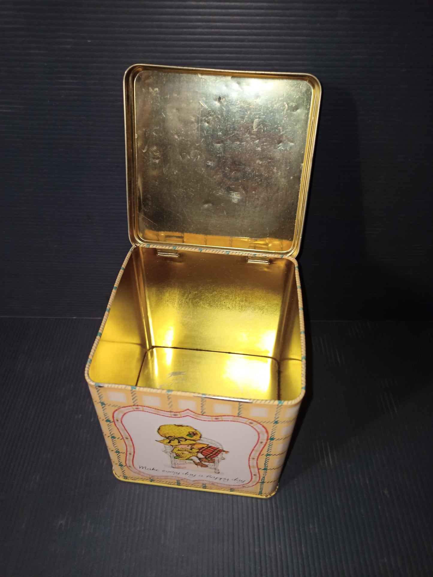 Bonnie Bonnets tin box, original from the 70s