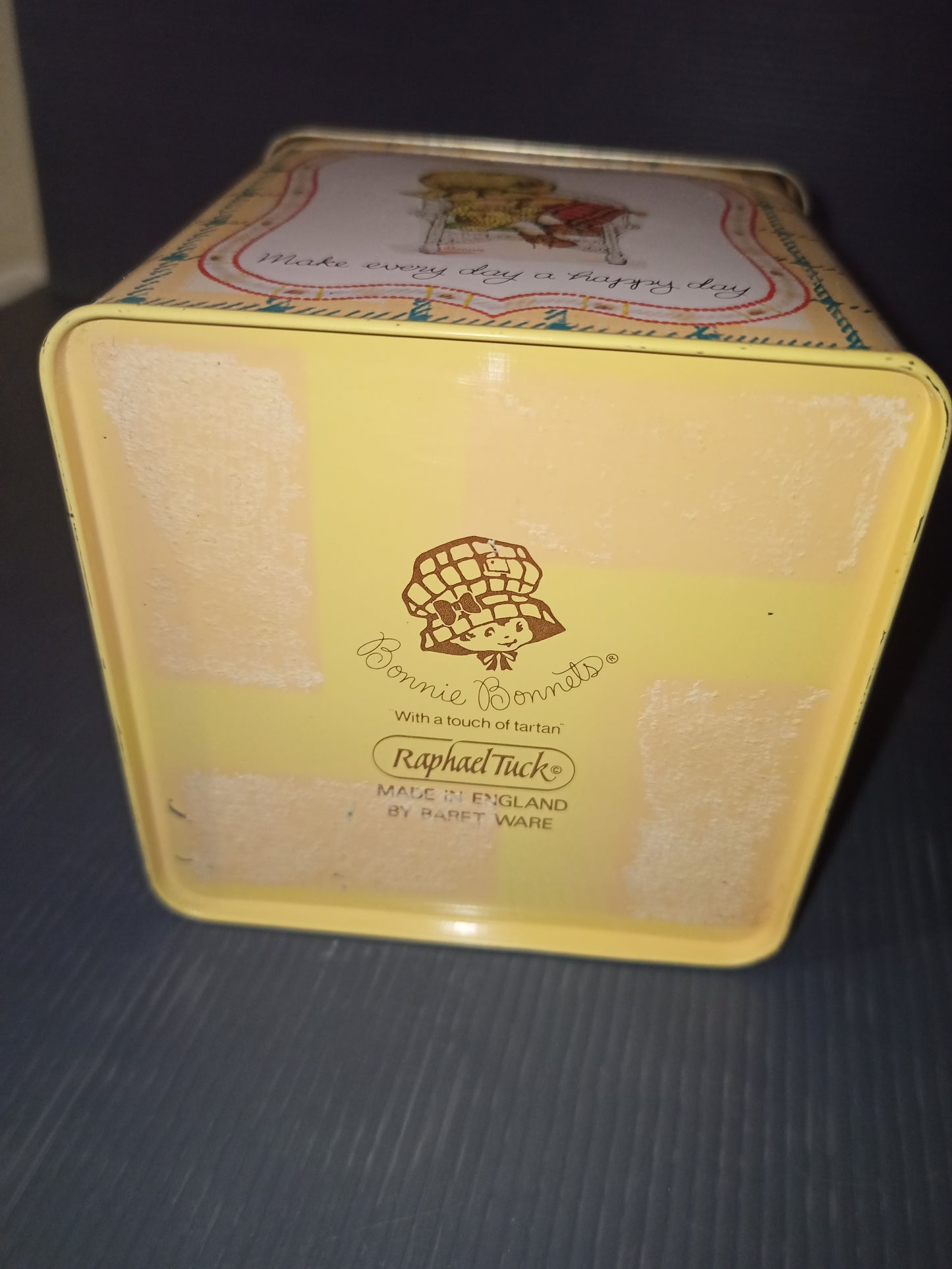 Bonnie Bonnets tin box, original from the 70s