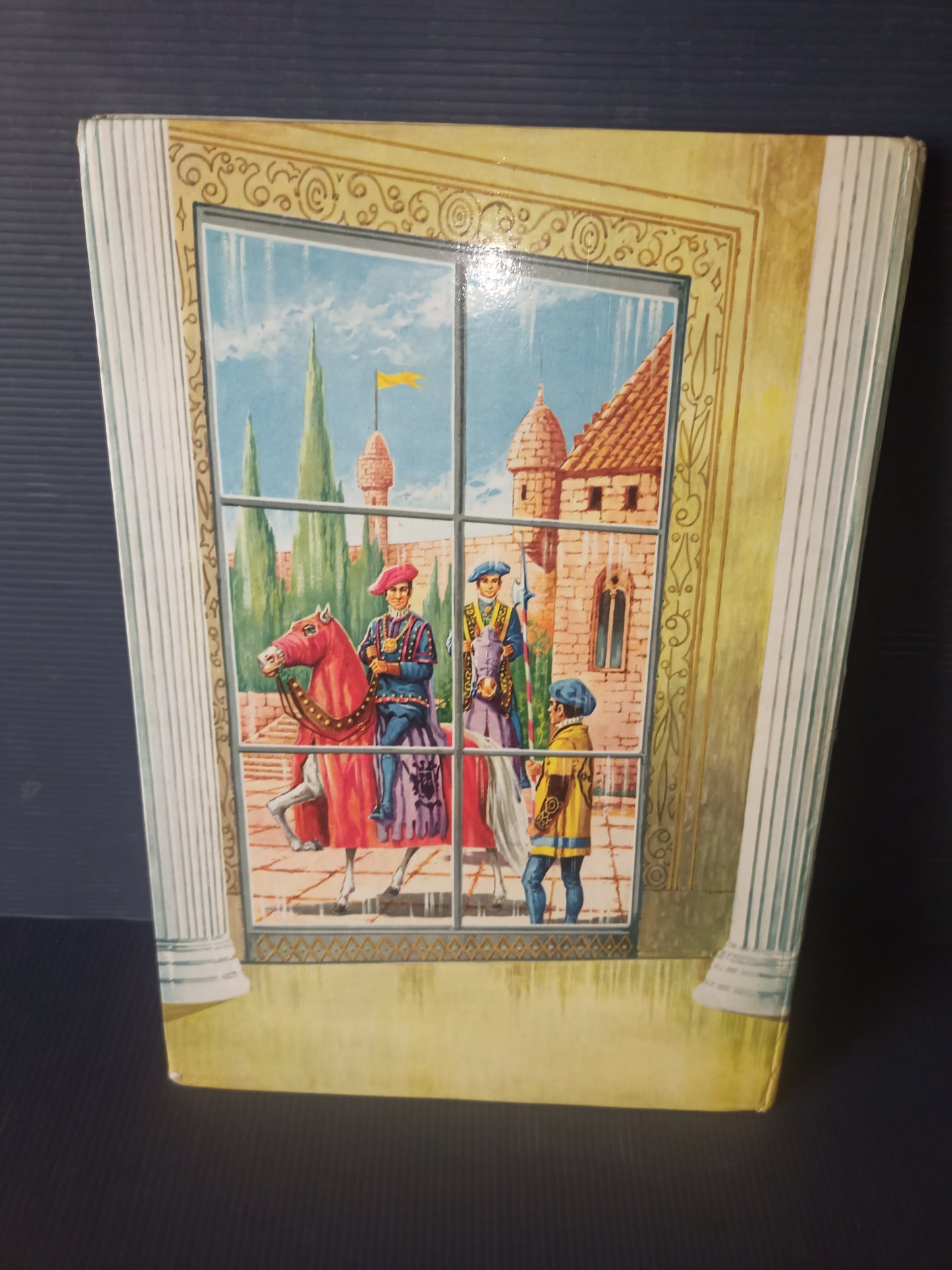 King Tonnella E Gnome Prankster book, original Piccoli publishing house from the 1960s READ