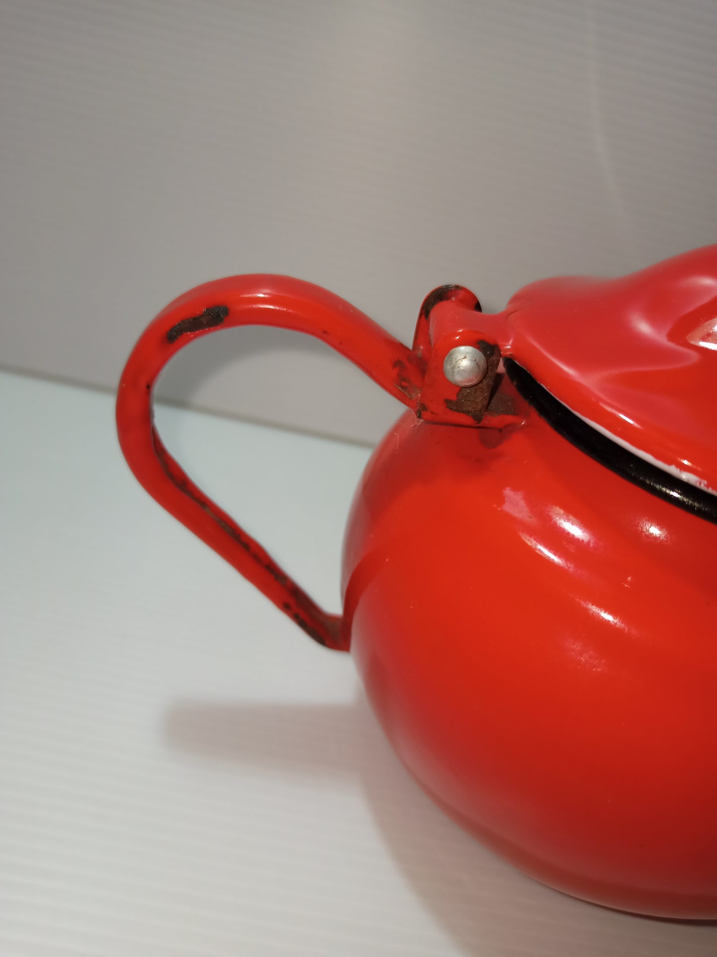 Enamelled metal teapot, Made in Romania, 1970s