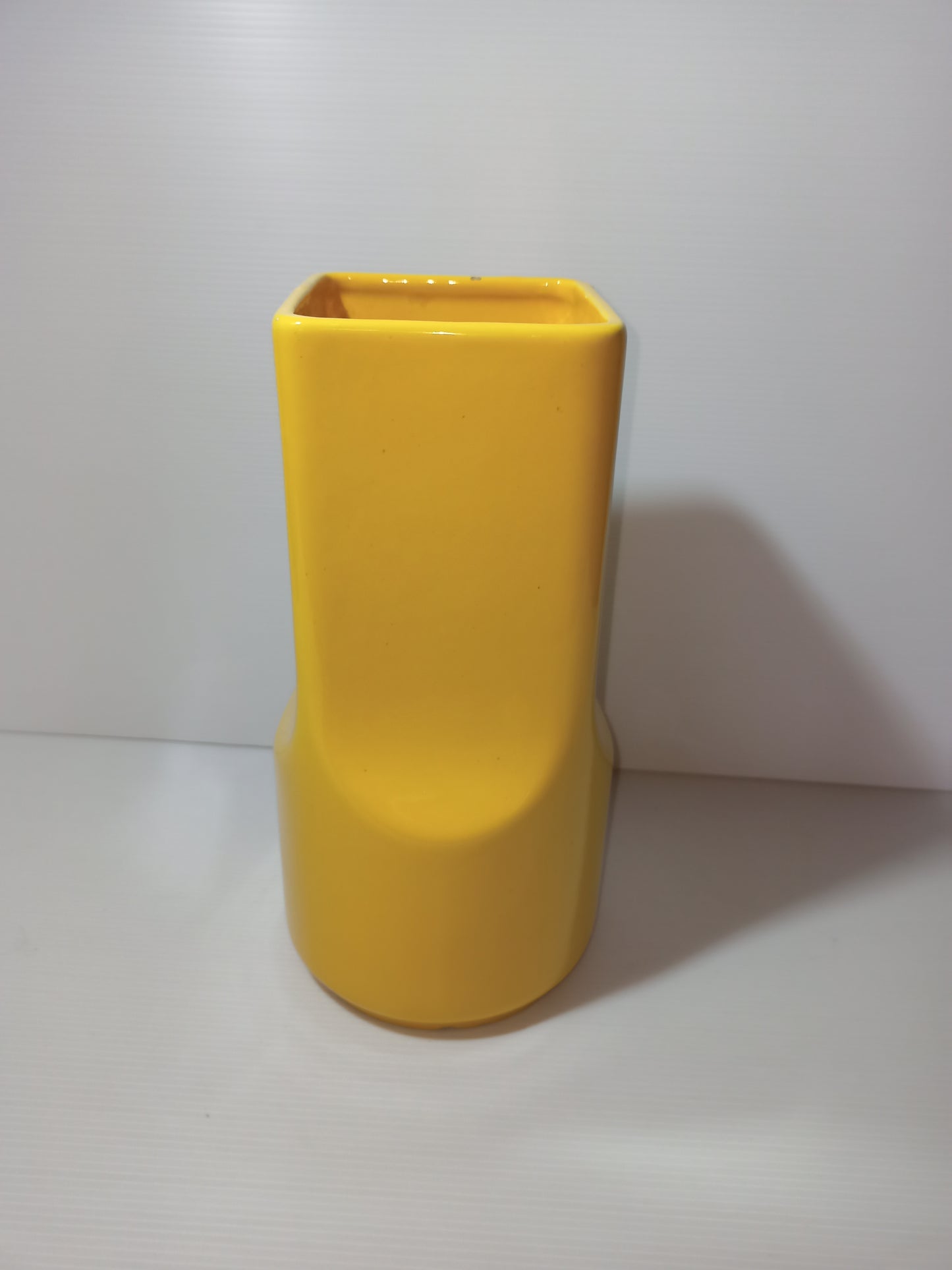 Modern yellow vase from the 70s (Gabbianelli?), READ DESCRIPTION