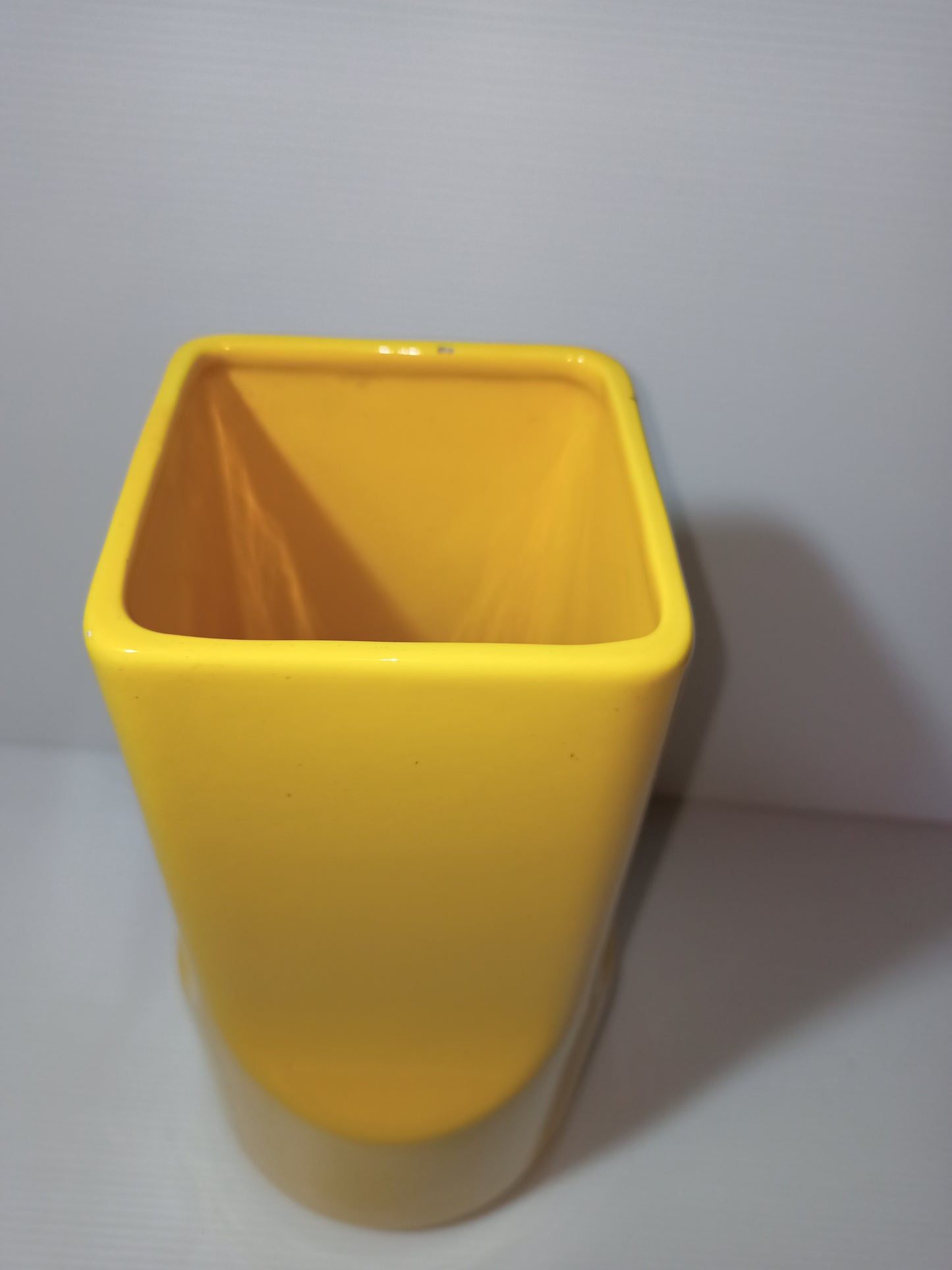 Modern yellow vase from the 70s (Gabbianelli?), READ DESCRIPTION