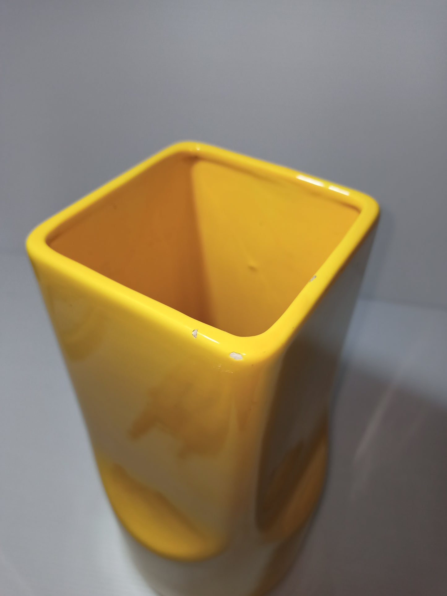 Modern yellow vase from the 70s (Gabbianelli?), READ DESCRIPTION