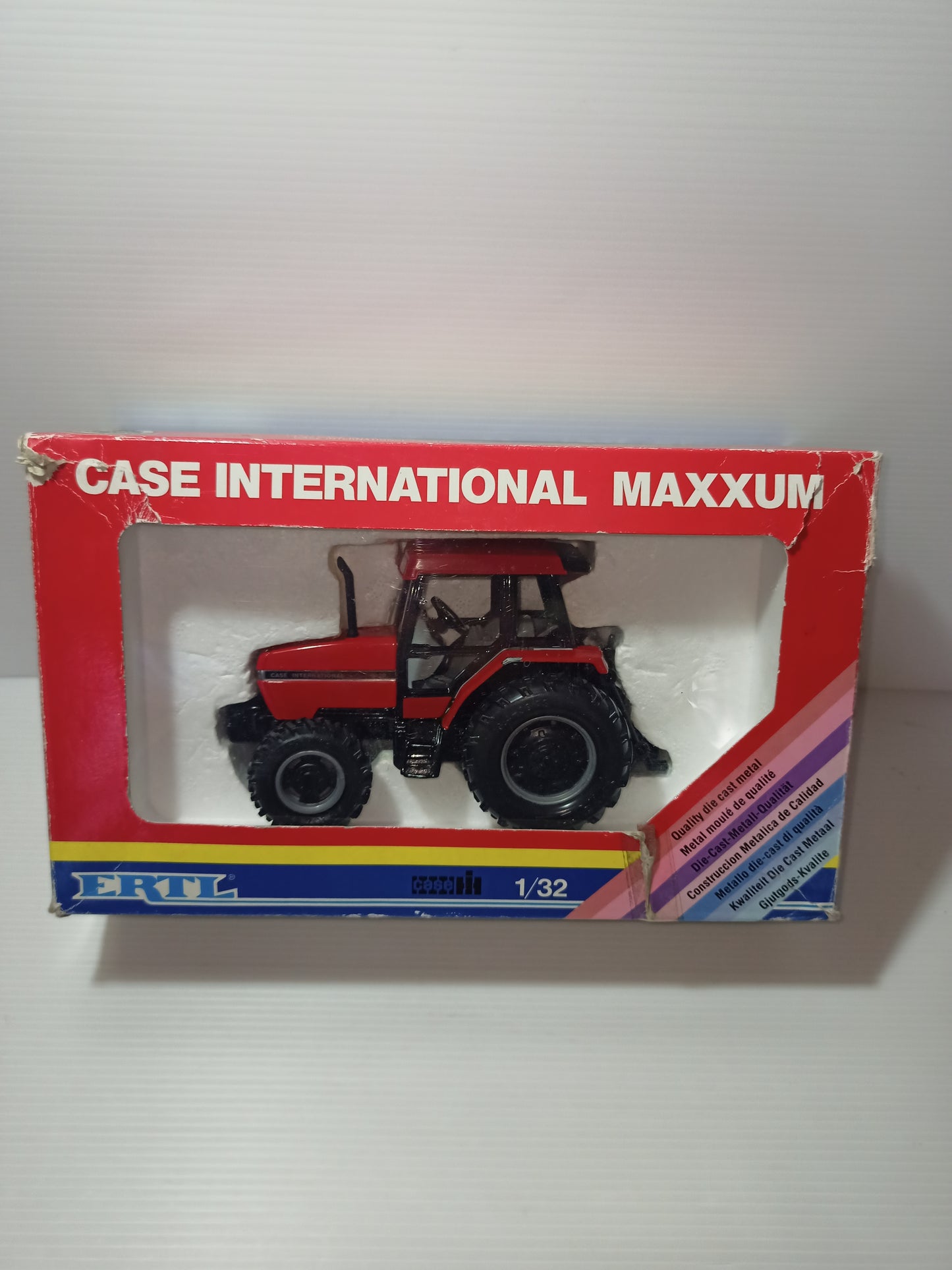 Trattore Ertl Case International Maxxum 5120, scala 1:32 LEGGI DESCRIZIONE