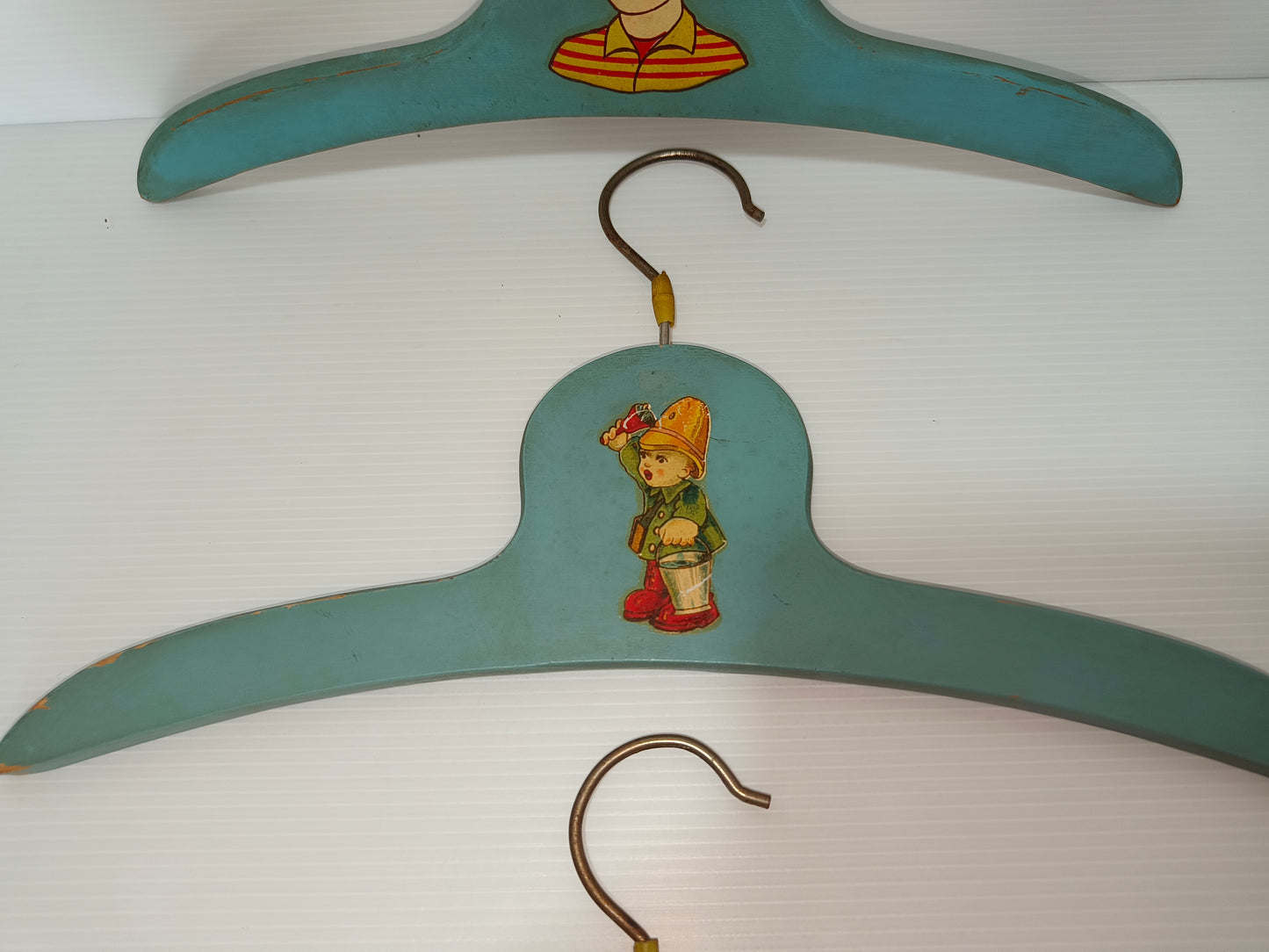 Antique wooden hangers for children's clothes, original from the 30s and 40s