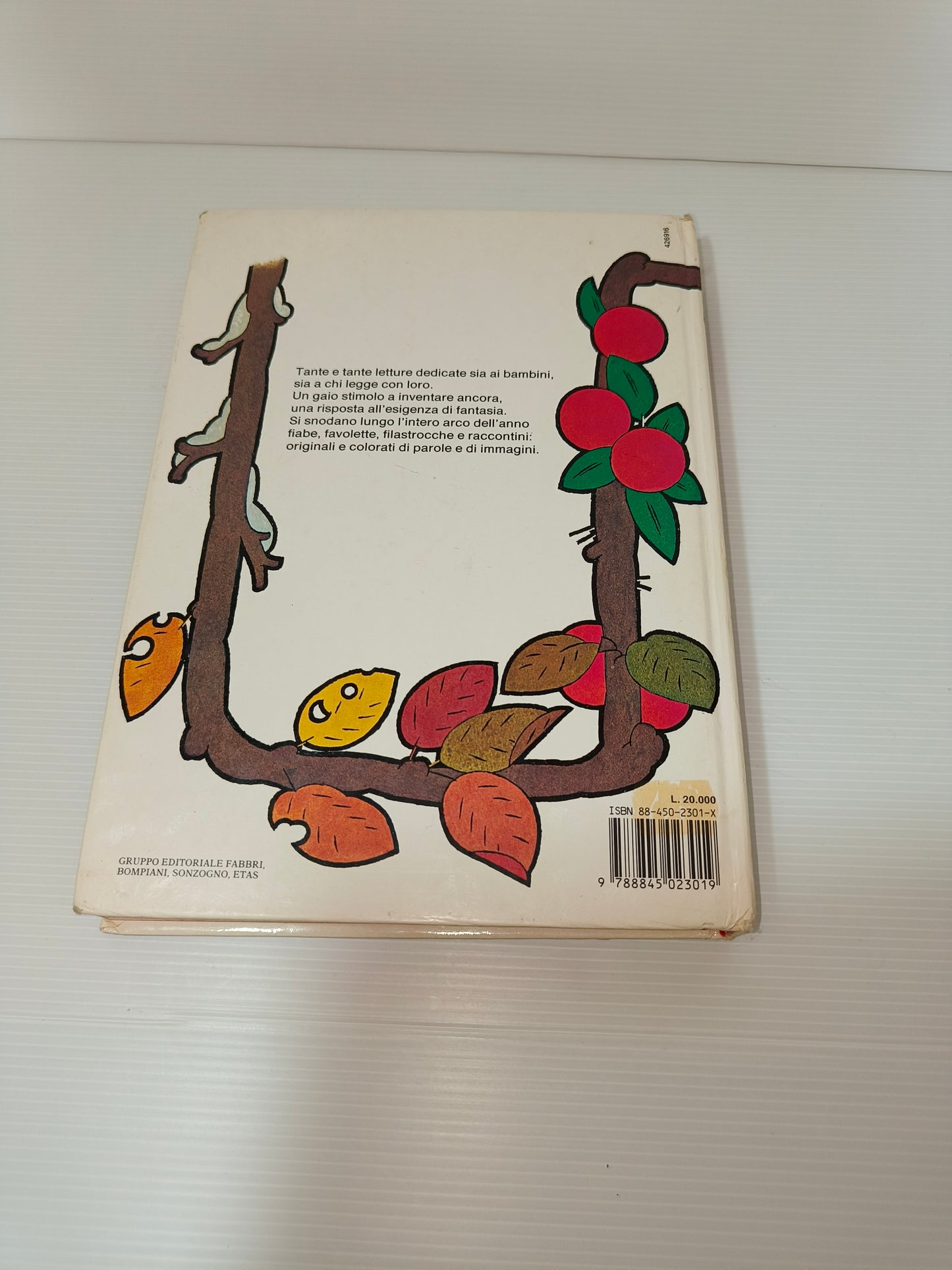 Libro 365 storie una per ogni giorni, Noemi Vicini 1990