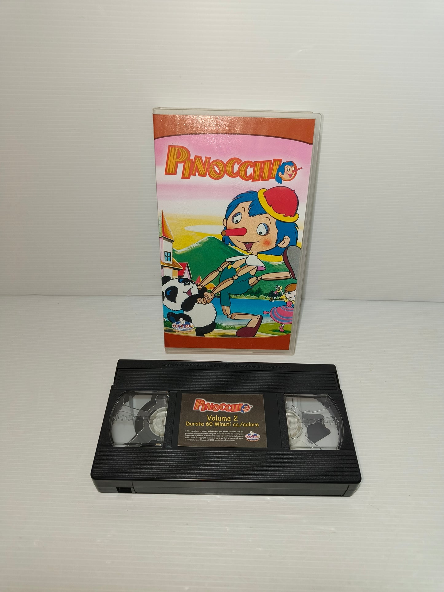 VHS Pinocchio, Mondo