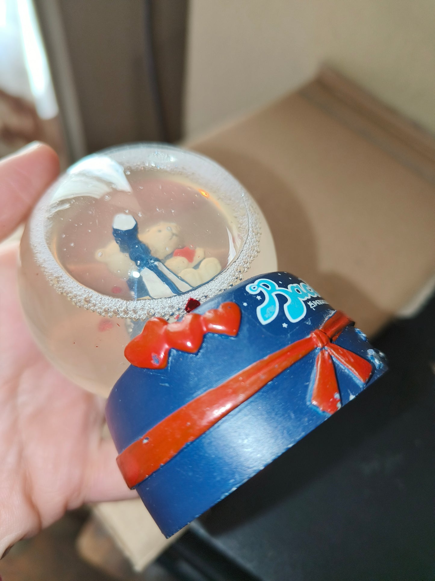 Palla Di Neve Baci Perugina, LEGGI