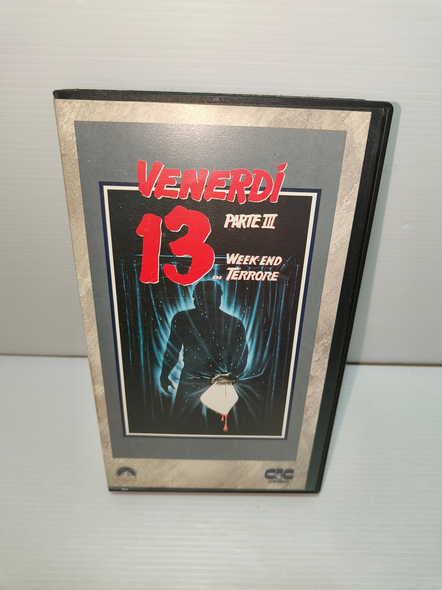 VHS Venerdì 13 Parte III, LEGGI