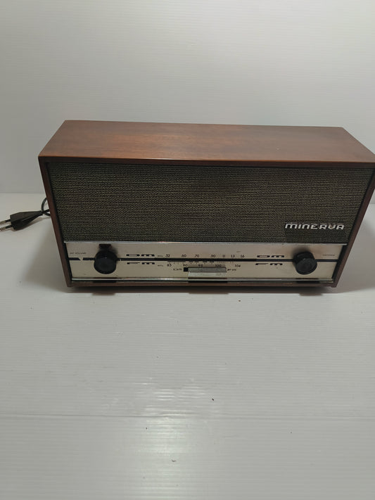 Radio Minerva Valvole Vintage
Da Revisionare
Misure radio 33 x 17,5 x 11 cm circa