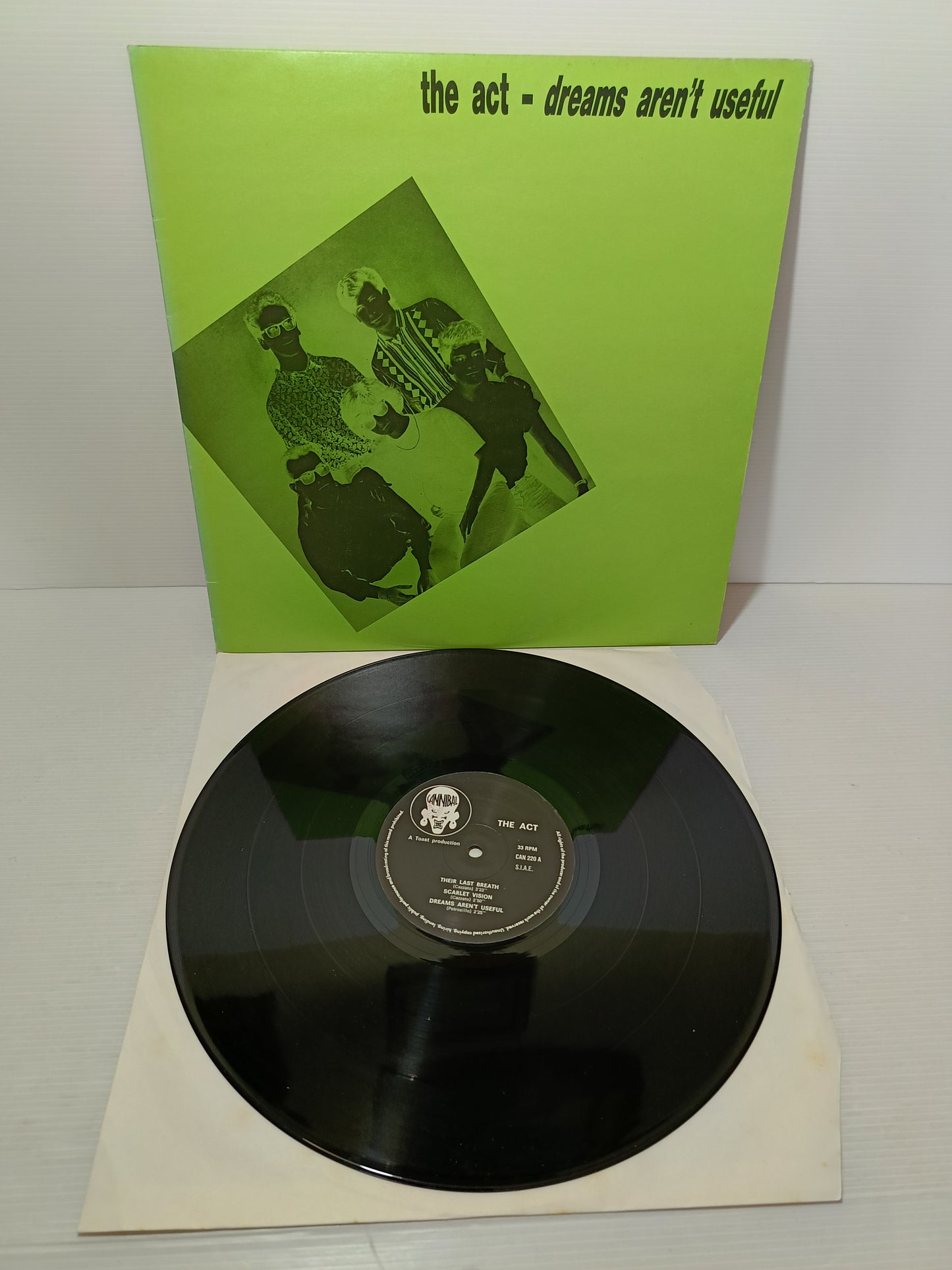 Dream Aren't Usegel The Act Lp 33 Giri
Edito nel 1986 da Cannibal Records Cod.CAN 220