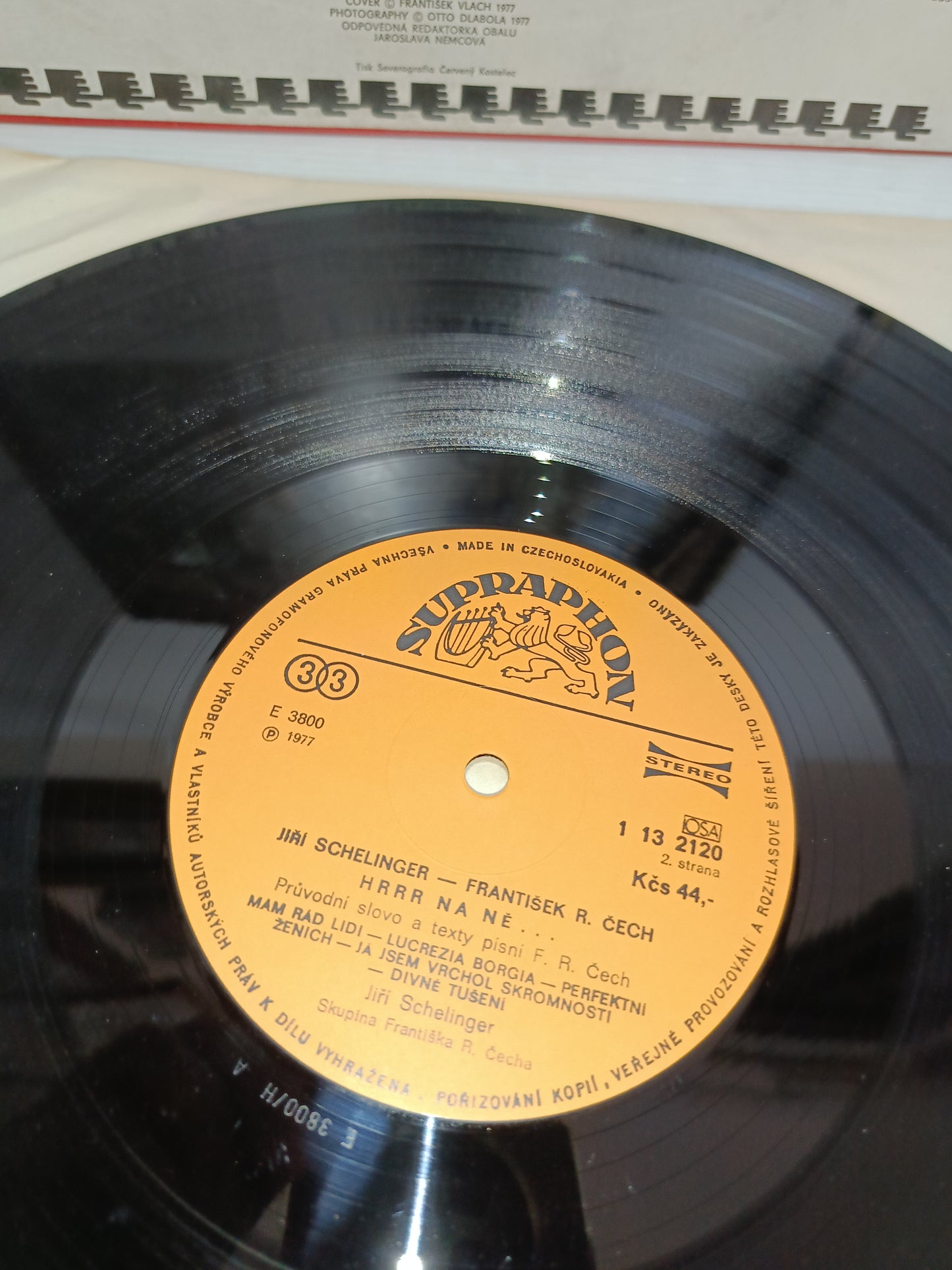 Hrrr Na Né J.Schelinger František Ringo Čech LP 33 Giri

Edito nel 1977 da Supraphon