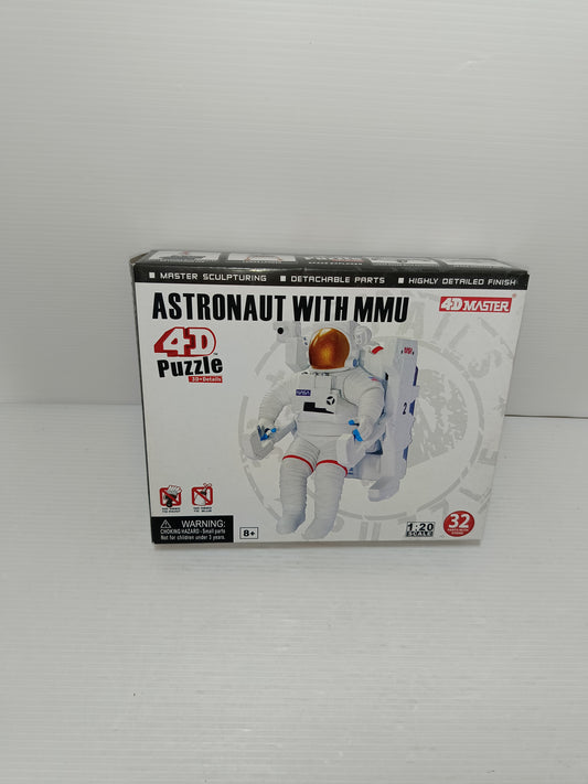 Astronaut with Mmu  4D Master
3D + Details
Scala 1:20
32  pezzi in plastica