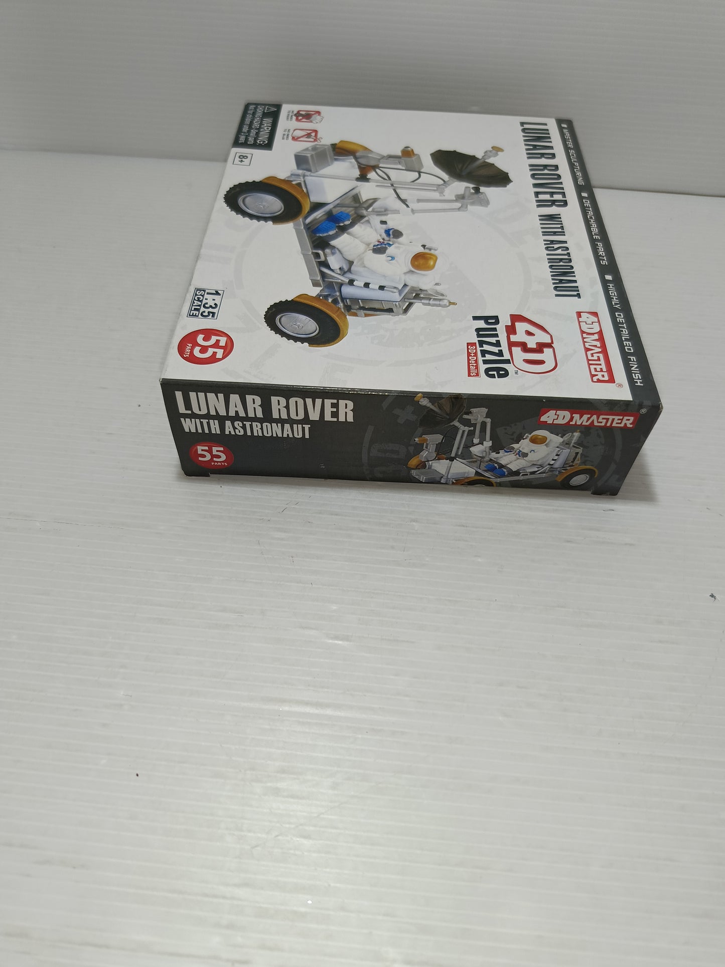 Lunar Rover with astronaut Puzzle 4D Master
Scala 1:35
Pezzi n.55