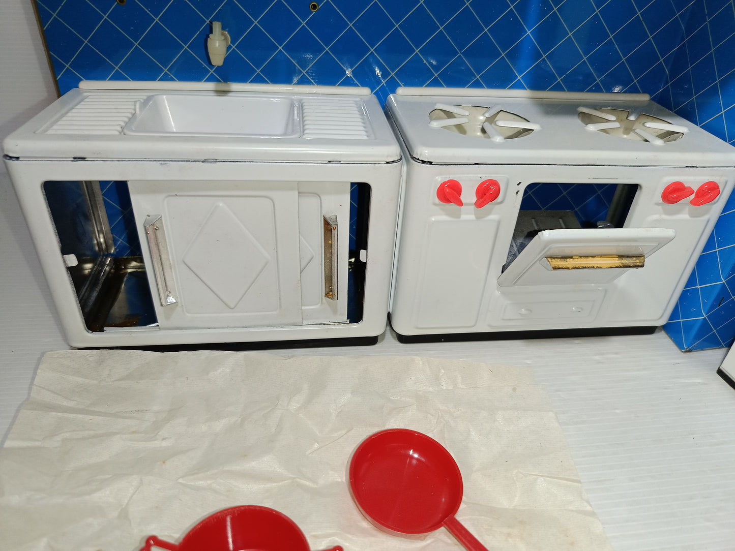 Parete Cucina Marchesini Art.572 In Latta E Plastica Anni 60
Made in Italy
