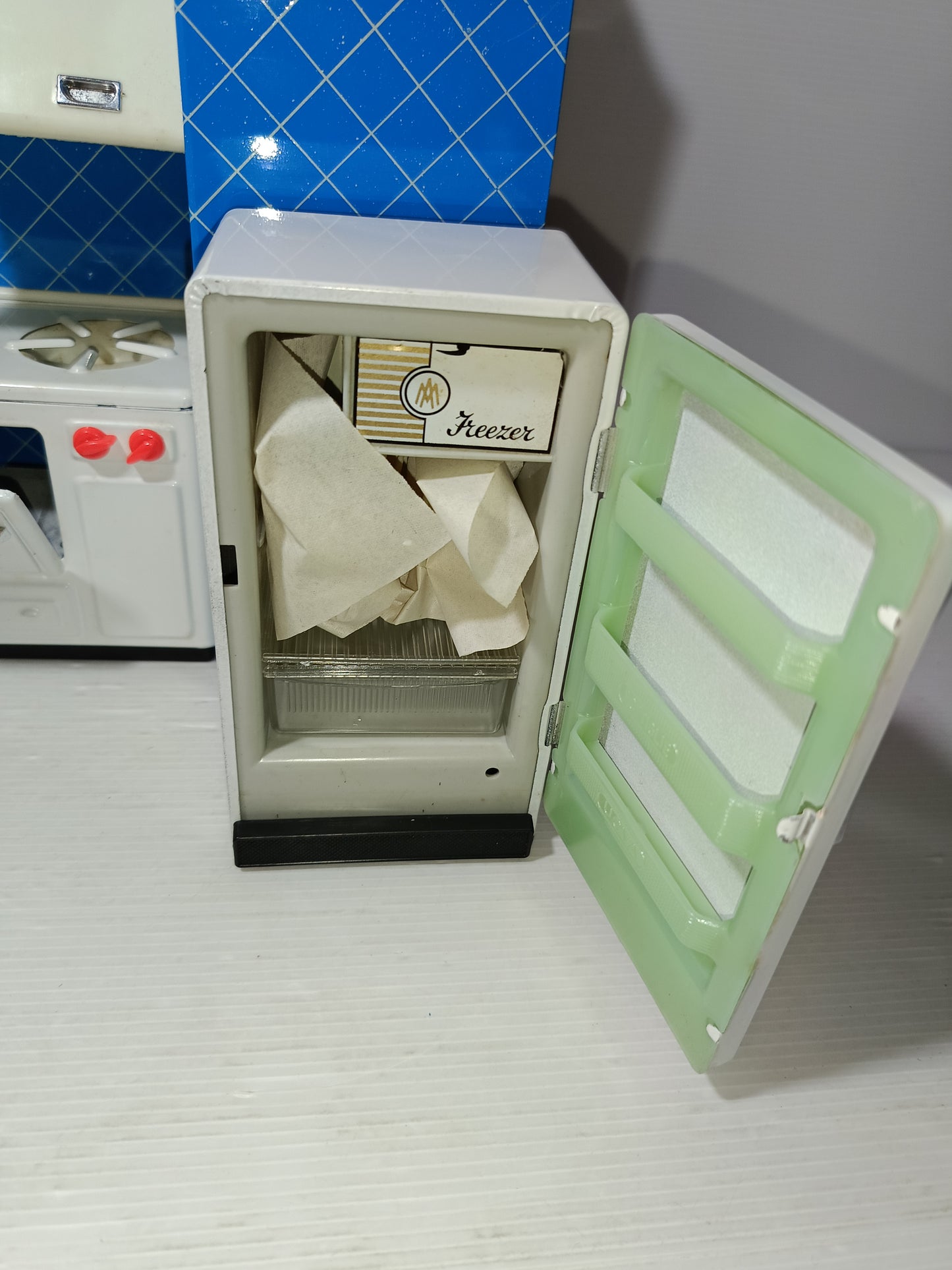 Parete Cucina Marchesini Art.572 In Latta E Plastica Anni 60
Made in Italy