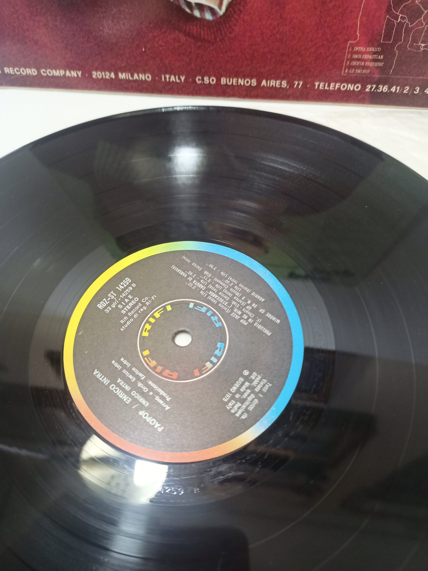 Paopop Enrico Intra LP 33 Giri
Edito nel 1975 da RiFi Cod.RDZ-ST 14259
Genere: electronic,jazz,Pop