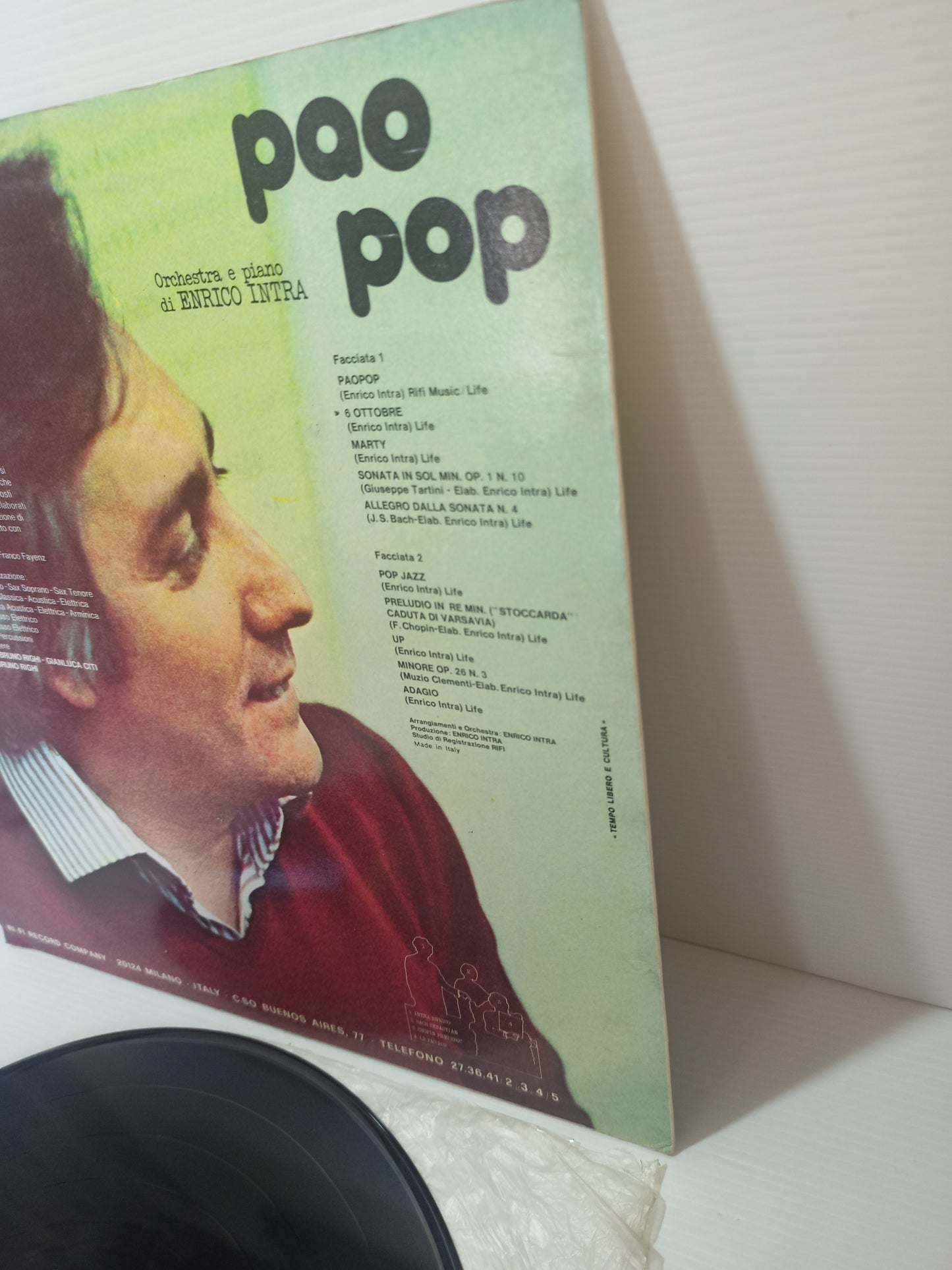 Paopop Enrico Intra LP 33 Giri
Edito nel 1975 da RiFi Cod.RDZ-ST 14259
Genere: electronic,jazz,Pop