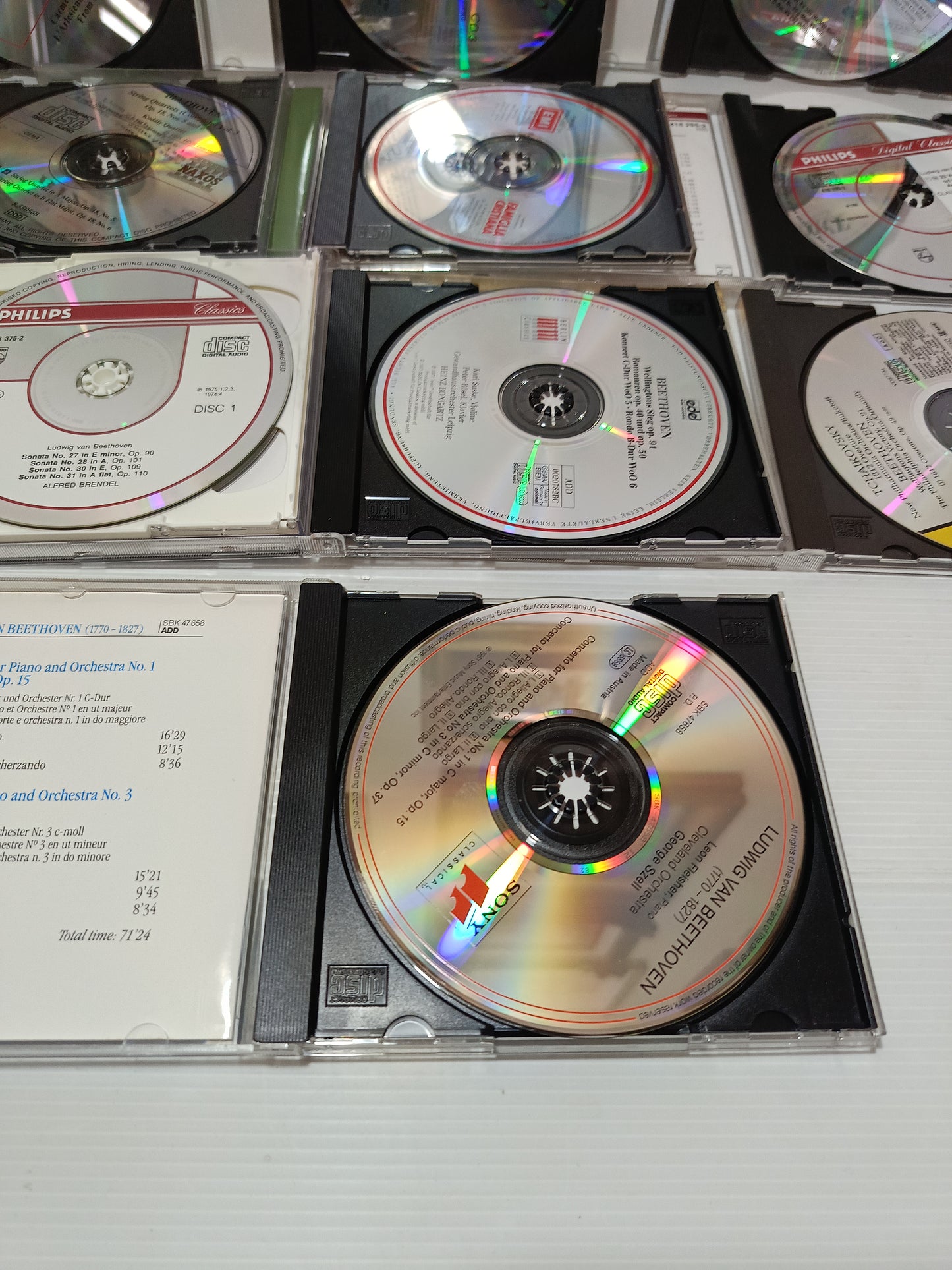 Lotto Musica Classica CD
10 cofanetti di cui uno con doppio CD
