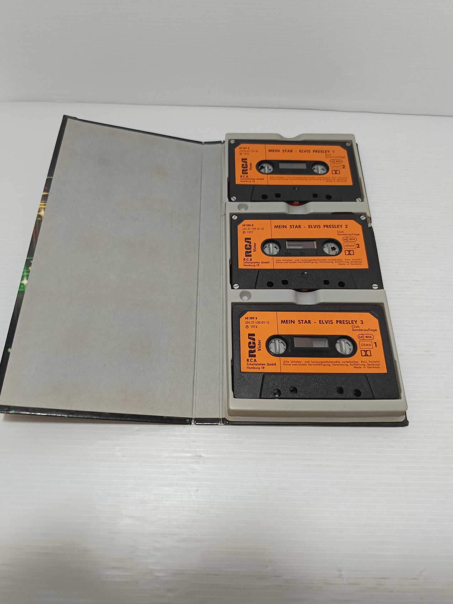 Cofanetto Elvis Presley
3 musicassette