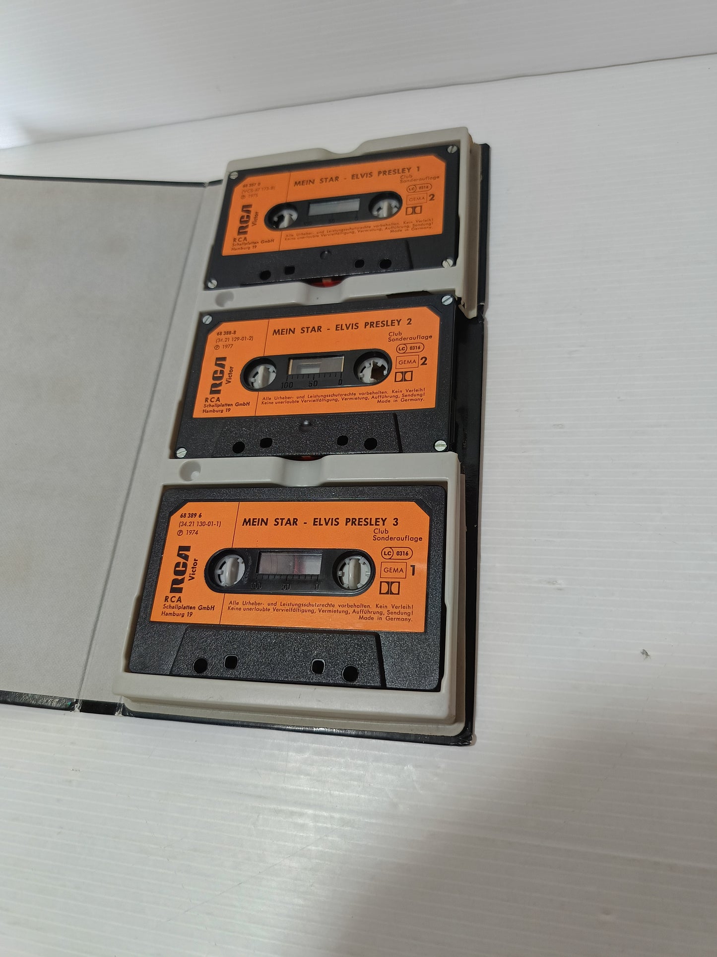 Cofanetto Elvis Presley
3 musicassette