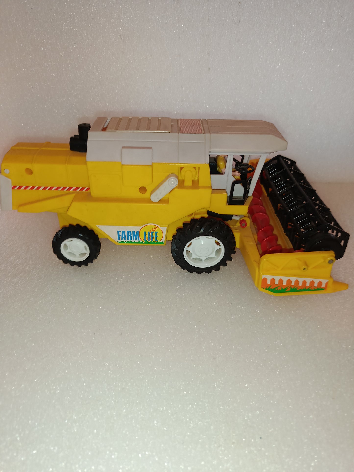 Mietitrebbia Farm Life NR-321
Prodotta da New Ray Toys