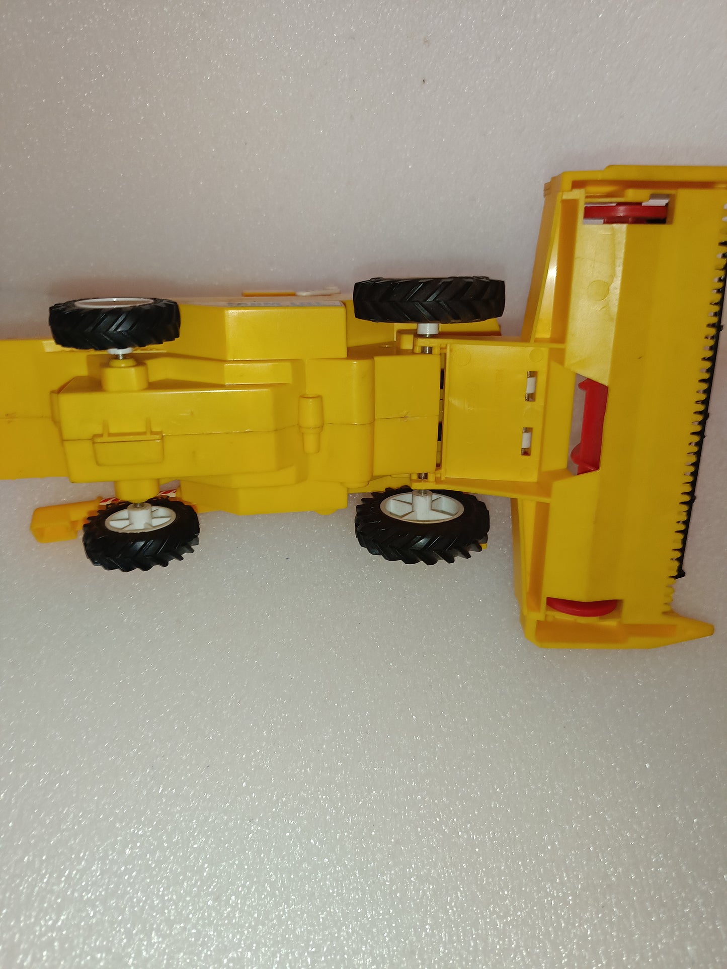 Mietitrebbia Farm Life NR-321
Prodotta da New Ray Toys