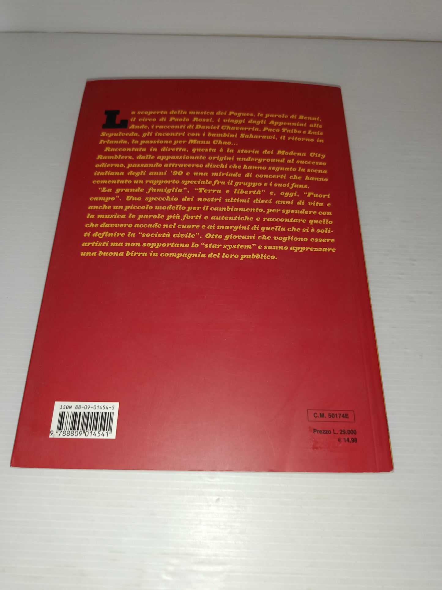 Combat Folk Modena City Ramblers Libro + CD Paolo Ferrari/Paolo Verri
Edito nel 1999