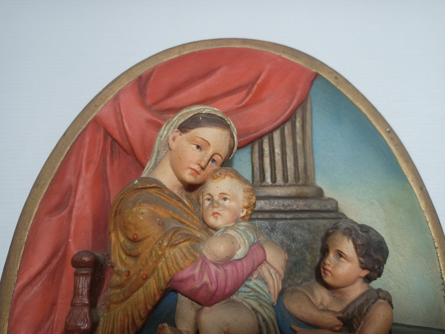 Scultura Madonna Della Seggiola Luigi Avondo Antica
In scagliola/gesso
Firmata sul retro
