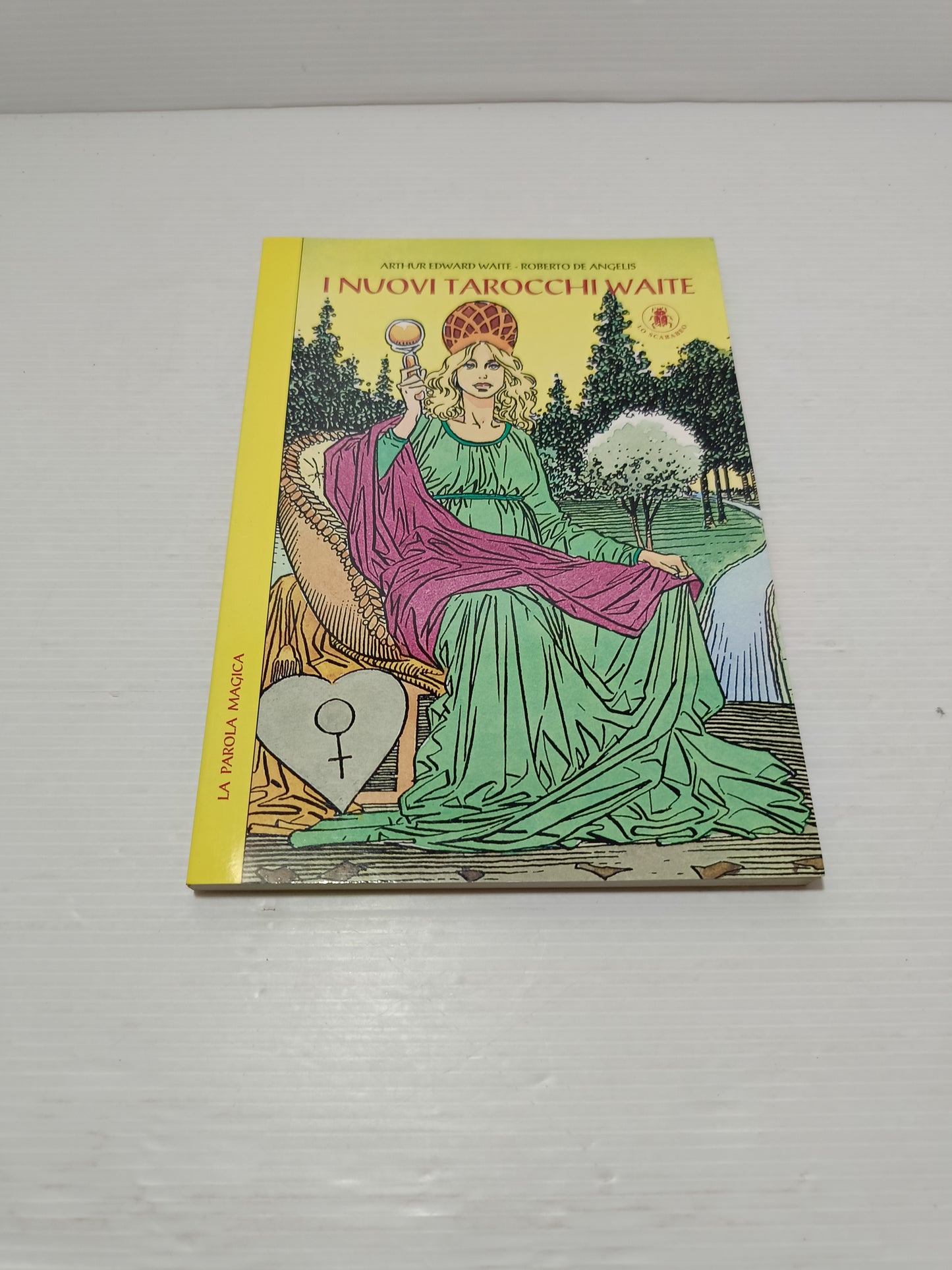 I Nuovi Tarocchi Waite
Arthur Edward Waite/Roberto De Angelis
Edito nel 1995 da Lo Scarabeo