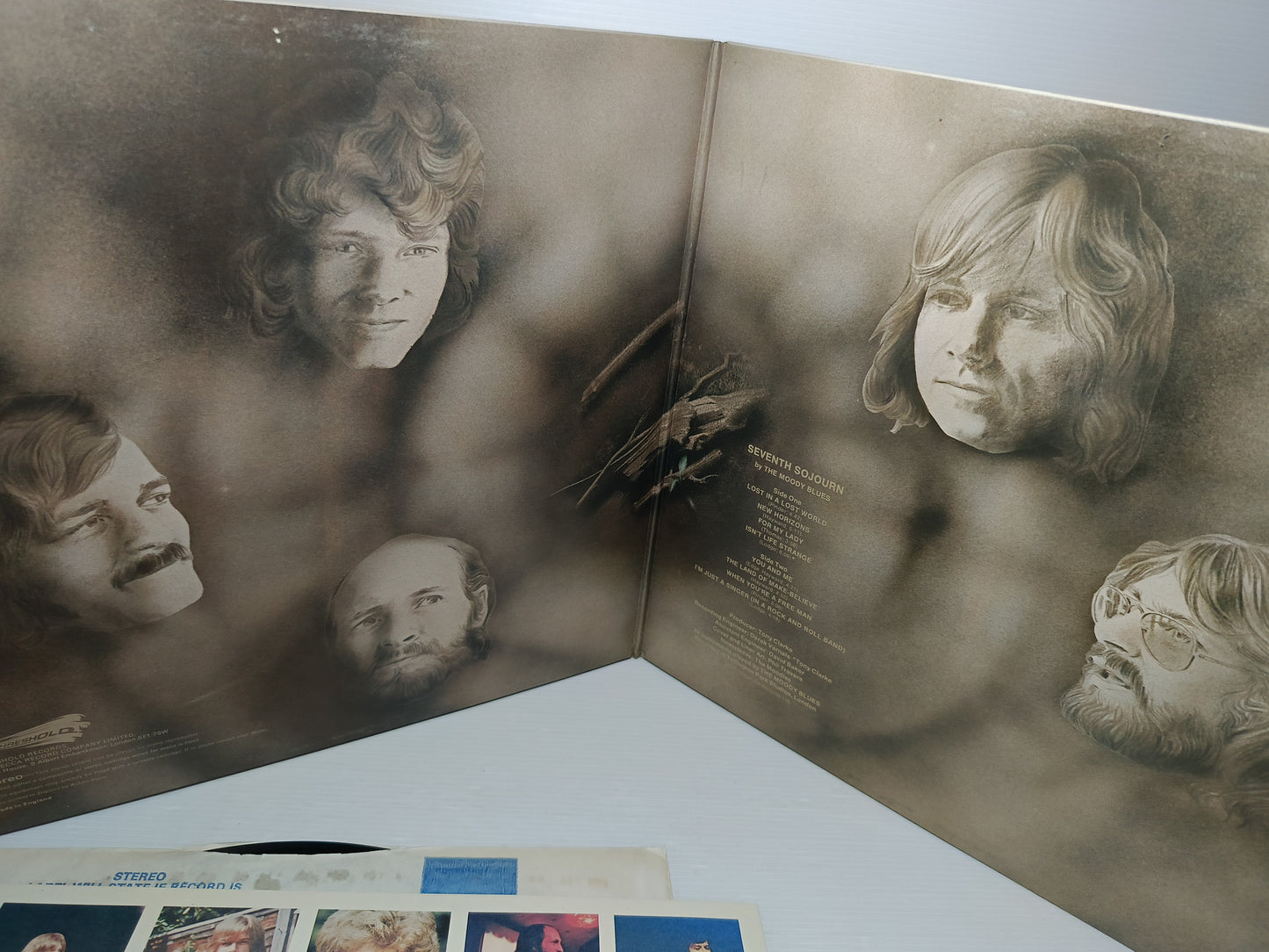 Seventh Sojourn The Moody Blues  LP 33 giri
Edito nel 1972 da Threshold Cod.THS 7