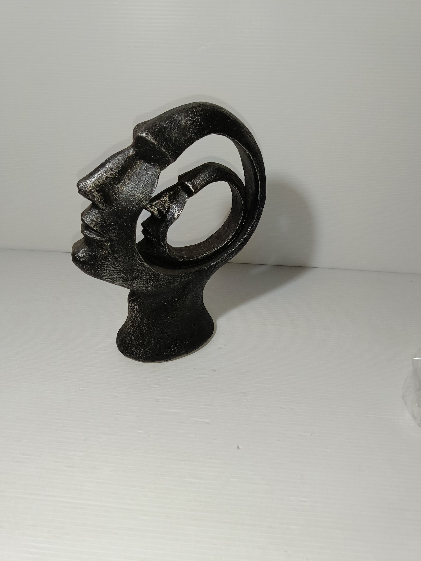 Scultura Testa In Resina
Altezza cm.22 circa