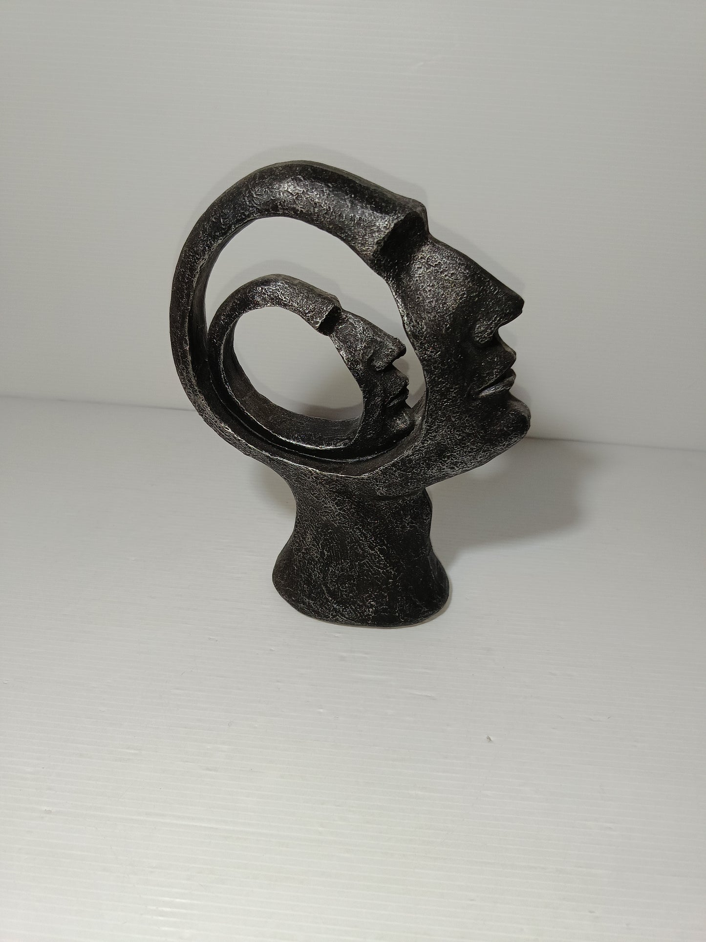 Scultura Testa In Resina
Altezza cm.22 circa