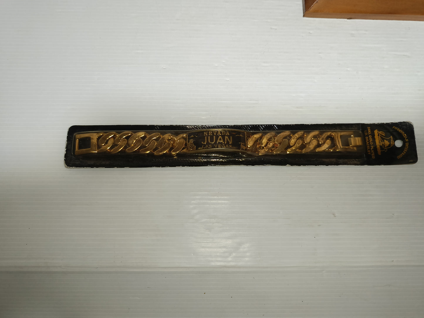 Bracciale In Metallo Placcato Oro 24Kt.
Phoenician Enterprises