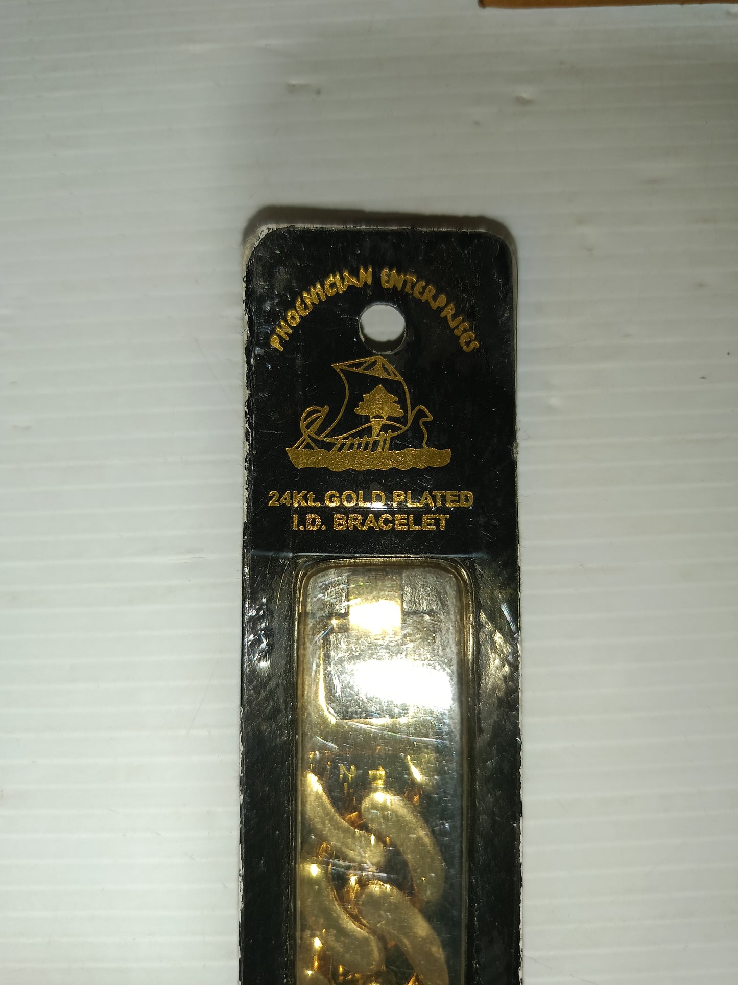 Bracciale In Metallo Placcato Oro 24Kt.
Phoenician Enterprises