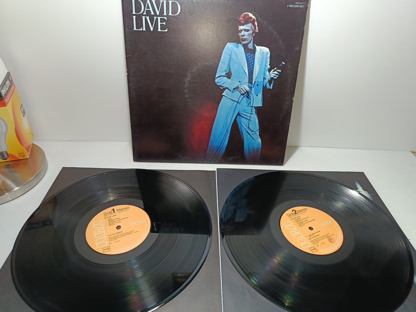 David Bowie At The Tower Philadelphia 2Lp 33 giri
Edito nel 1974 da RCA Cod .CPL2 -0771