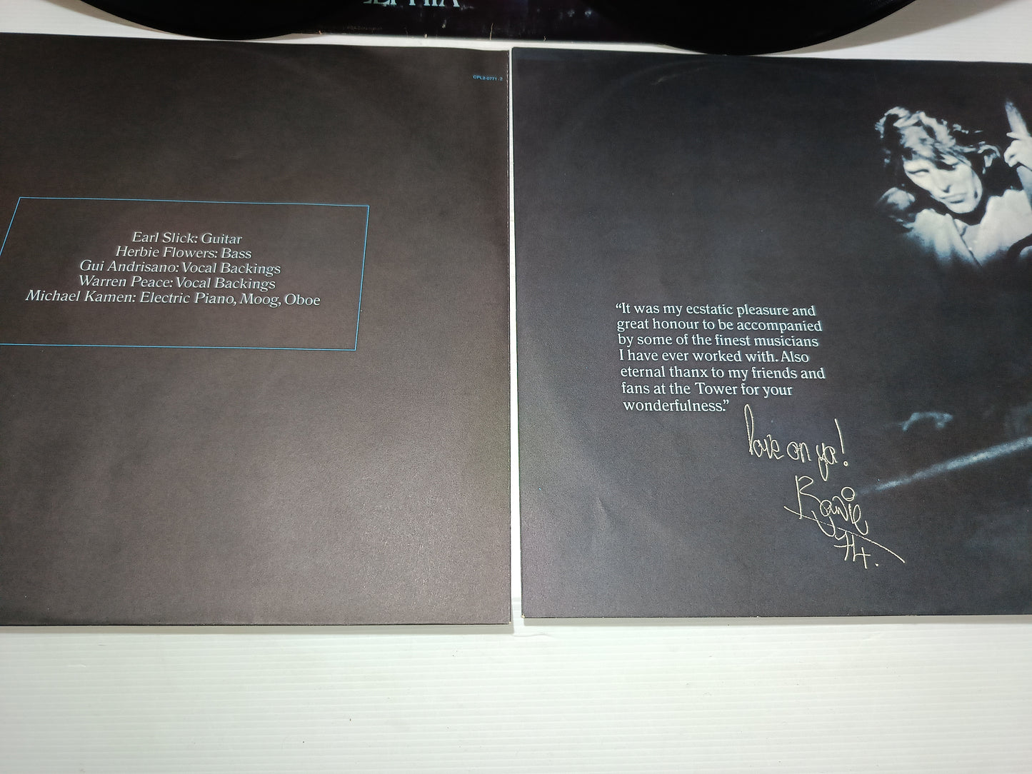 David Bowie At The Tower Philadelphia 2Lp 33 giri
Edito nel 1974 da RCA Cod .CPL2 -0771