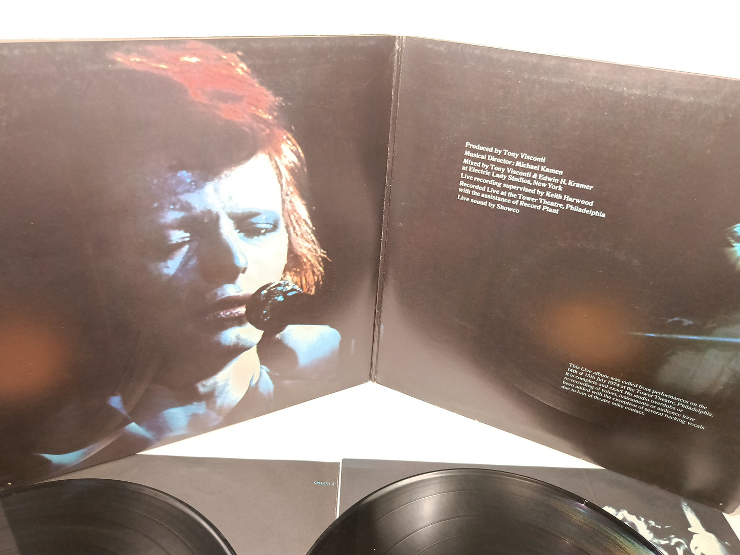 David Bowie At The Tower Philadelphia 2Lp 33 giri
Edito nel 1974 da RCA Cod .CPL2 -0771